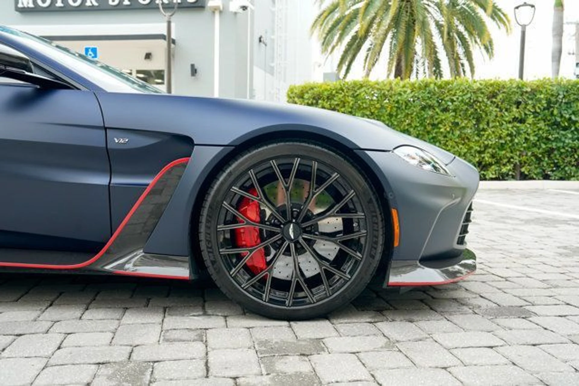 mph033_395974816_22999094_34_640_5a3a981cb5