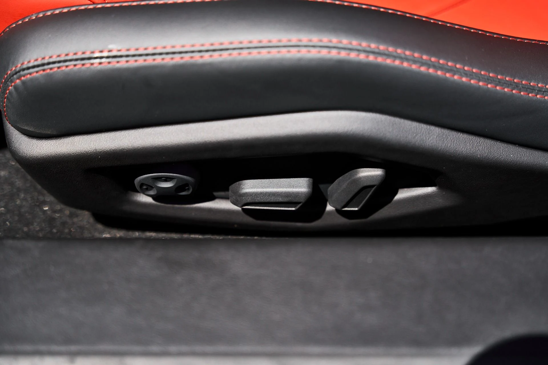 mph033_3970417309_Used_2024_Lamborghini_Huracan_EVO_Base_1778372658_b51f0dd231