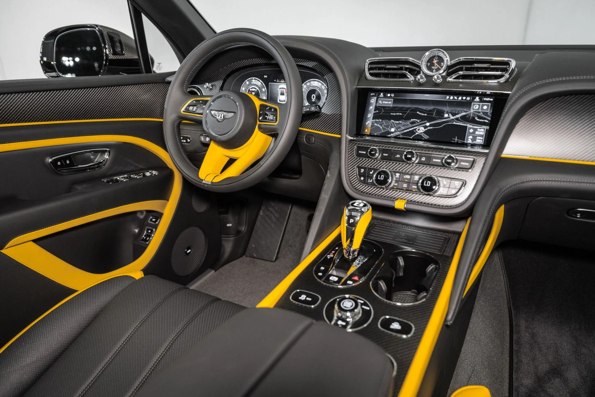 mph033_3975000076_New_2025_Bentley_BENTAYGA_V8_S_Apex_Edition_1743523245_04a3665bfe