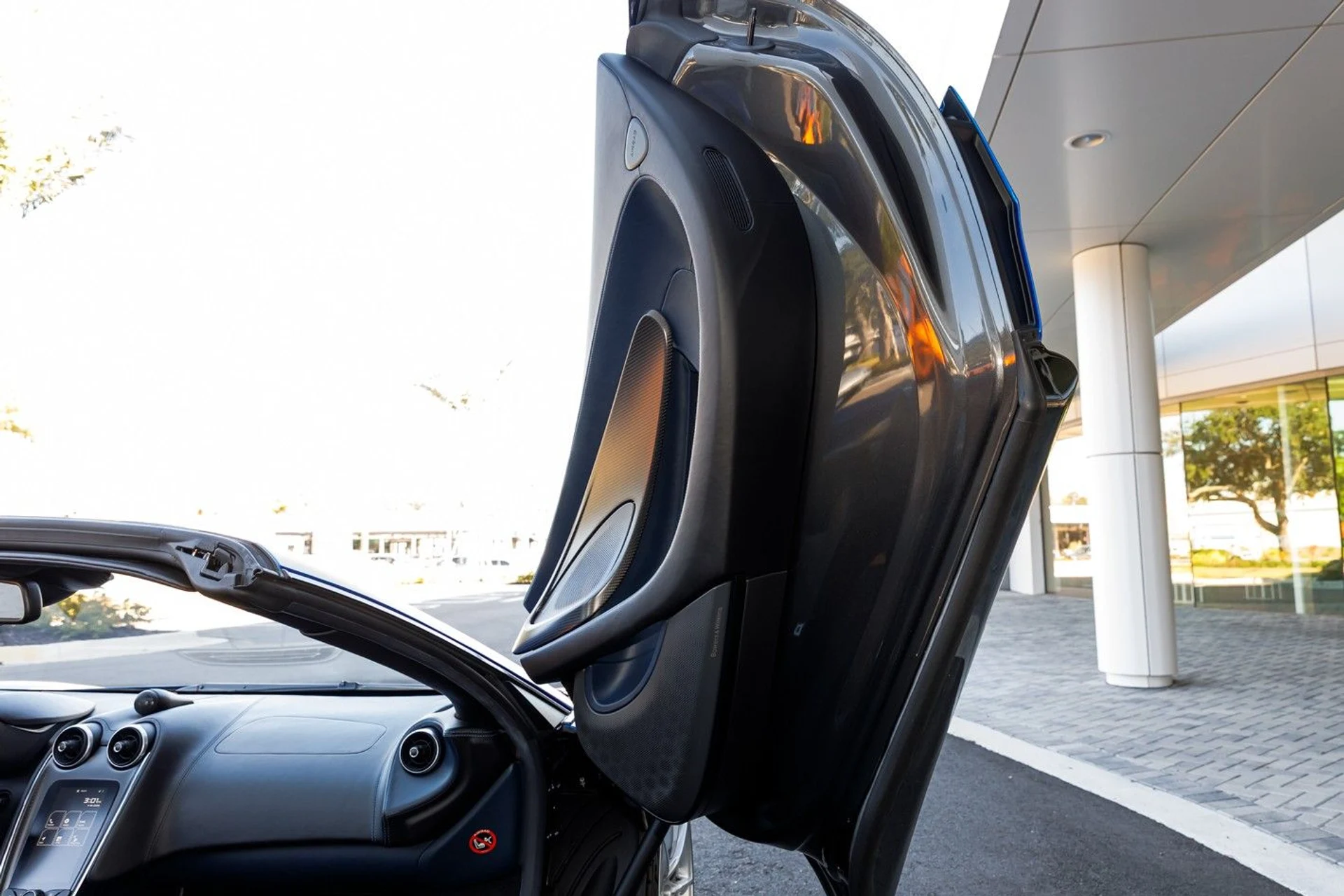 mph033_3981078950_14_p34_l_77dfbdf7ad