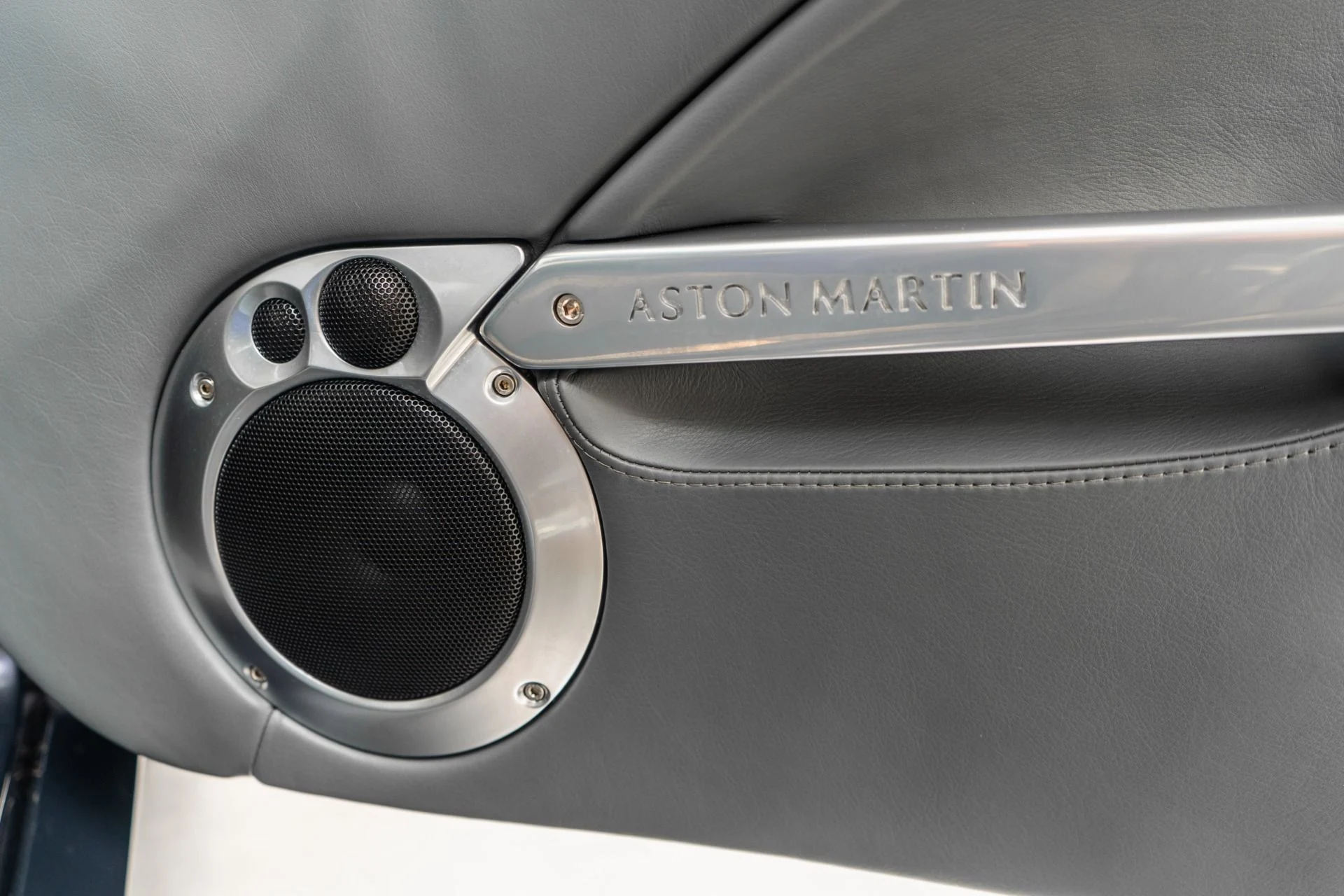 mph033_3994606876_Used_2003_Aston_Martin_Vanquish_New_York_Auto_Show_Display_Car_1771521134_aa16f8abac