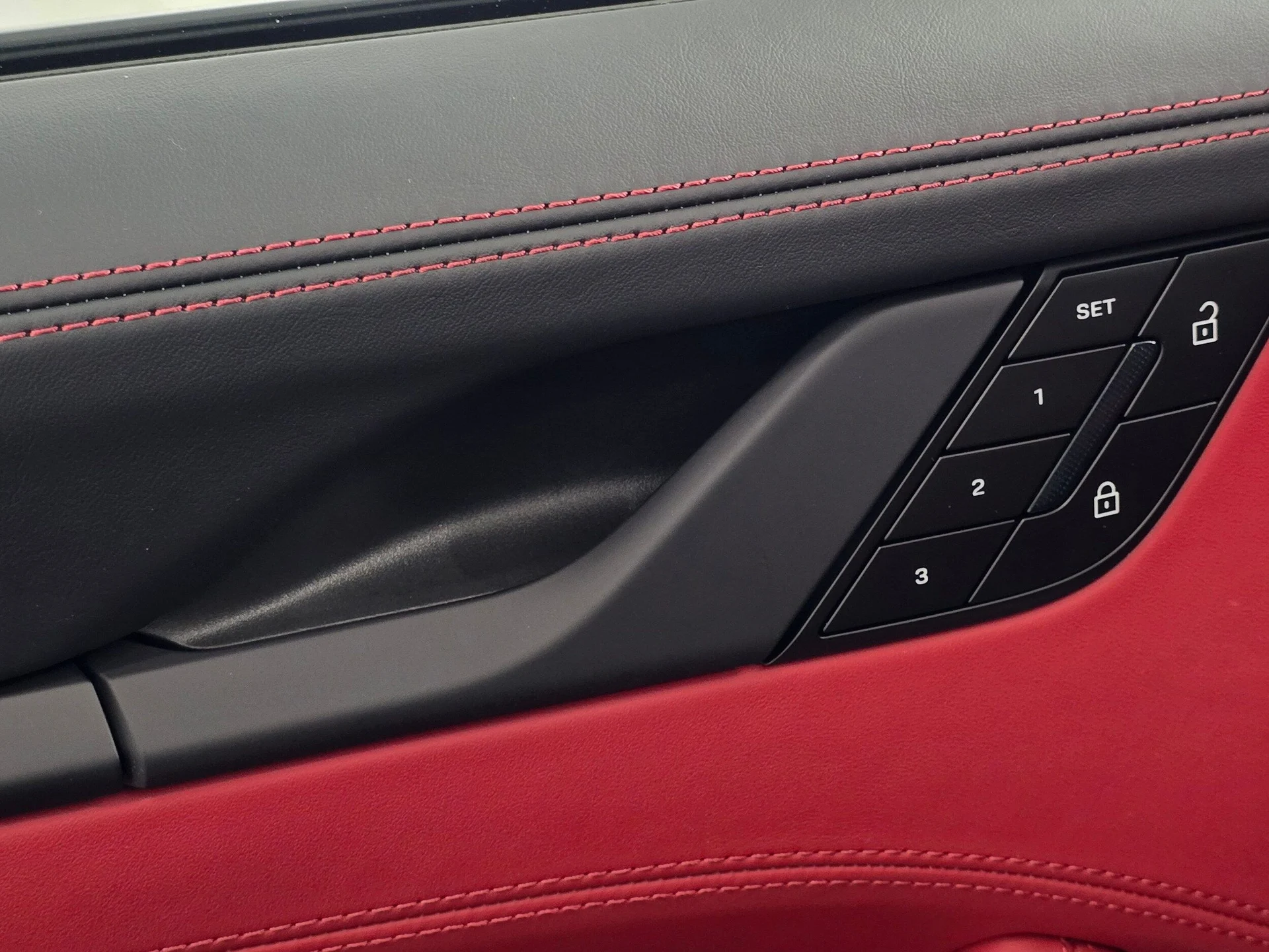 mph033_4002475447_0c232d3ea535f9601d63b2c39116c7ebx_abf3de8361