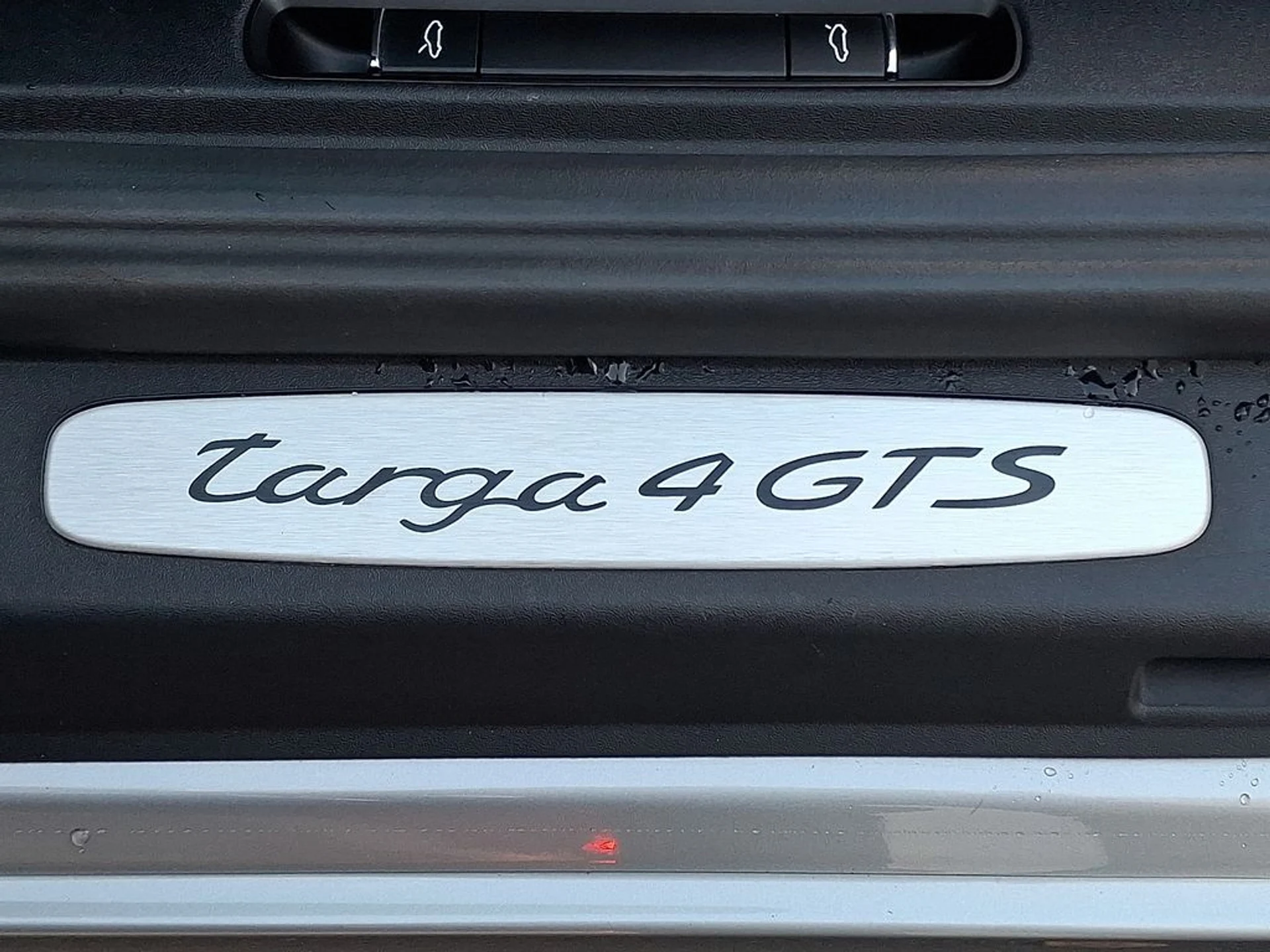 mph033_4003435913_68b42e229927ab809667c39319f46893x_4f18c5a04b