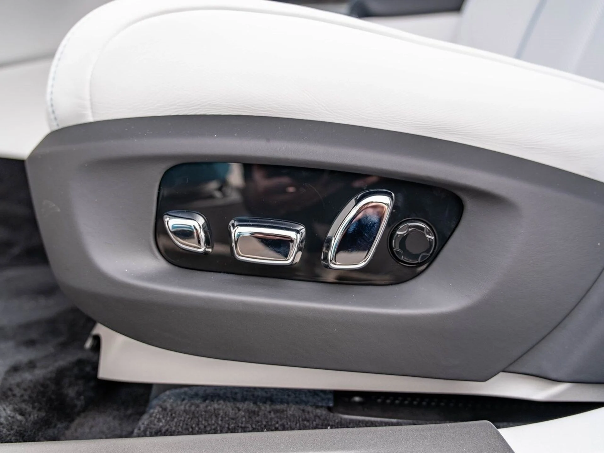 mph033_4003684109_c99d71286c46a7cf3fde0f9a77fa7529x_d0f8ca8055