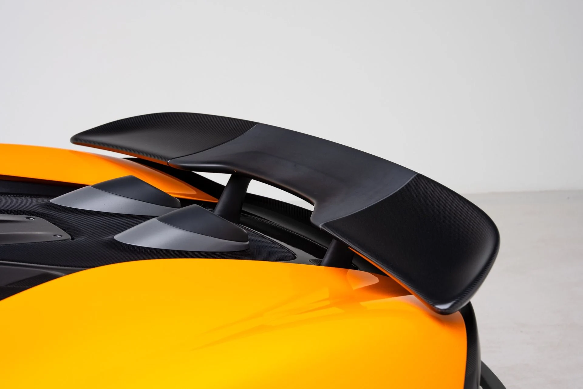 mph033_4004923810_Used_2019_Mc_Laren_600_LT_1771372935_fd7924c7ea