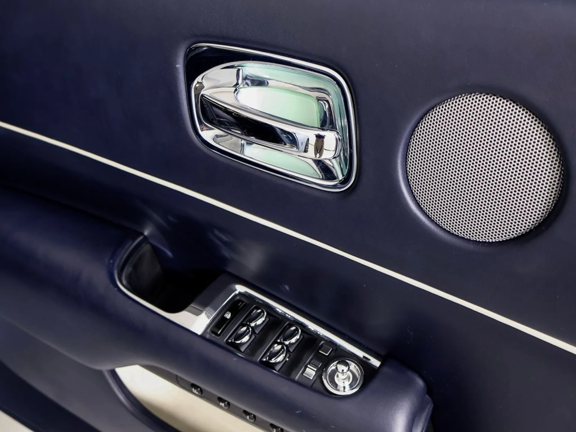 mph033_4020567227_288ded9f7b709238ce914b2a53612934x_783bddbaaf