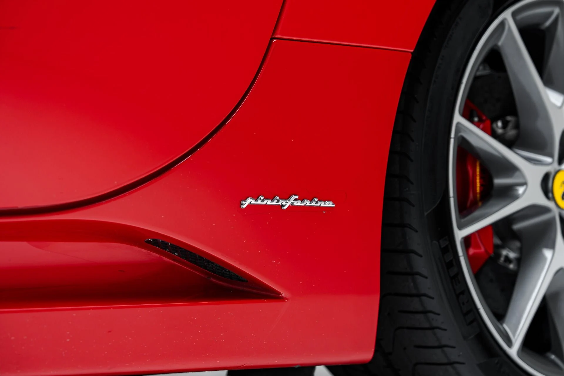 mph033_4046515804_Used_2011_Ferrari_California_1793140893_2b9648fbaf