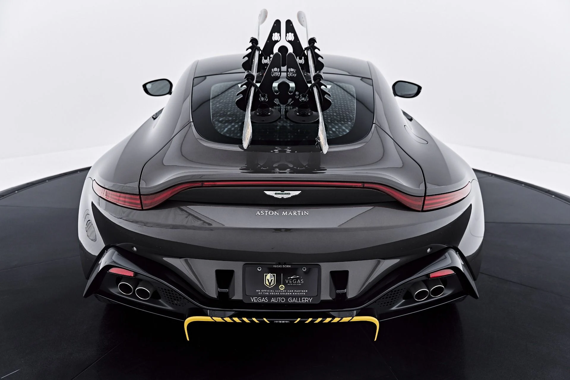 mph033_4064008830_Used_2021_Aston_Martin_Vantage_Base_1785210169_d25073a0d3