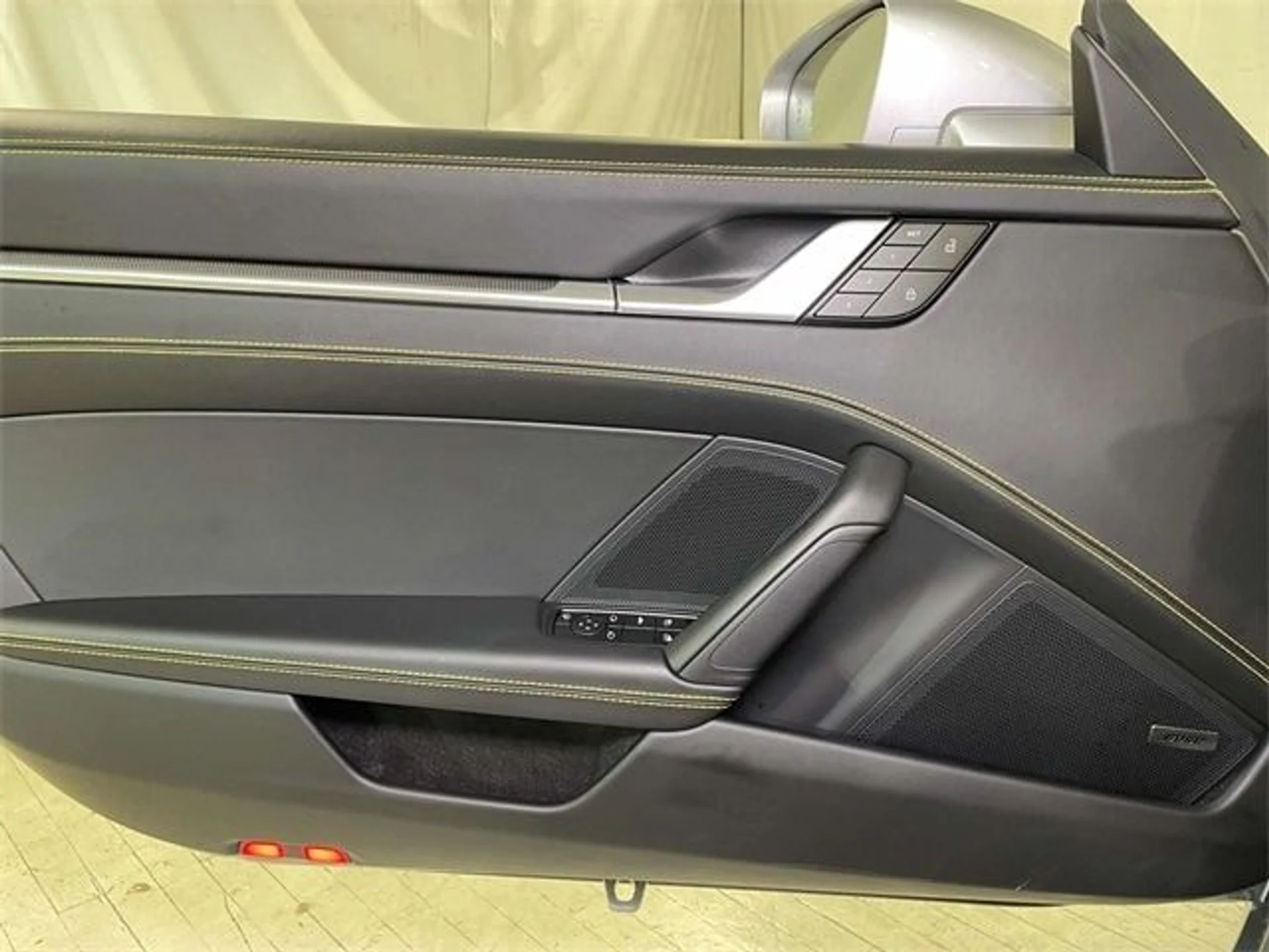 mph033_4067231642_47d5f1c6cbe5db69b6118c60e8bf5496x_a0798669e2