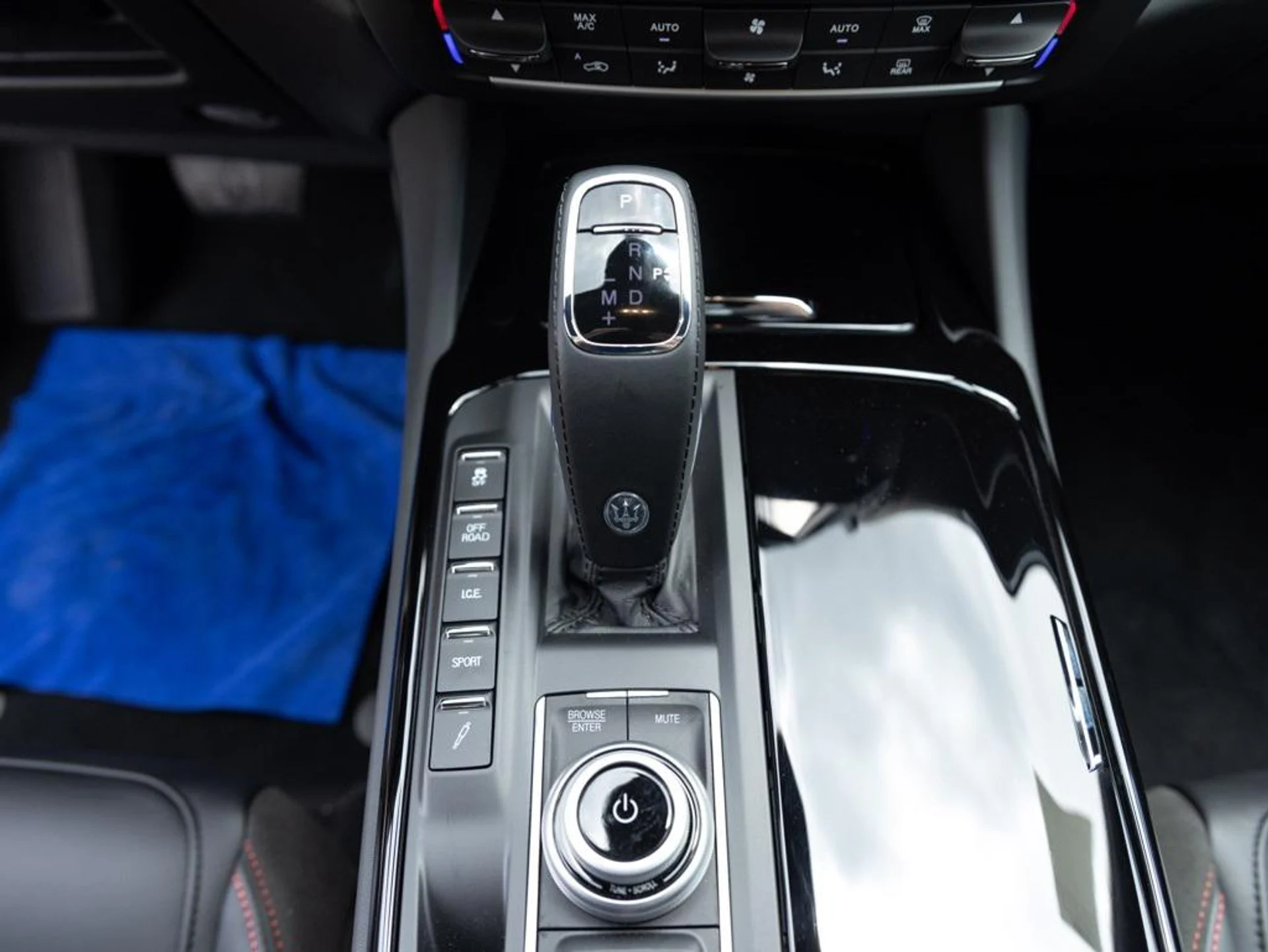 mph033_4068991805_478444804_692f06640d1b9ac3fcfb9c7b_77c38fdd99