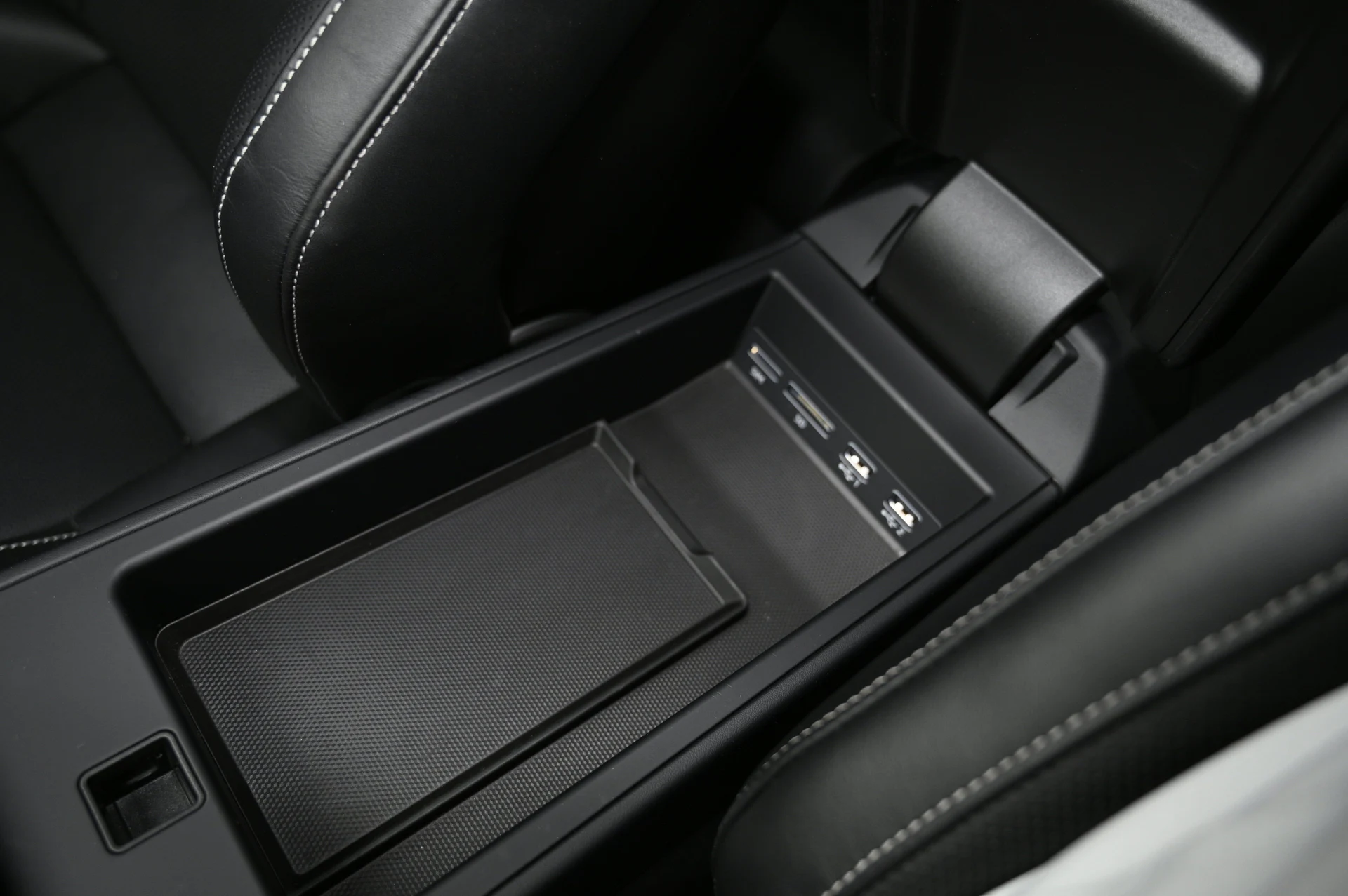 mph033_4072875356_3948455234324f12b35ddb9d4e1bf970_95c6f0fb46