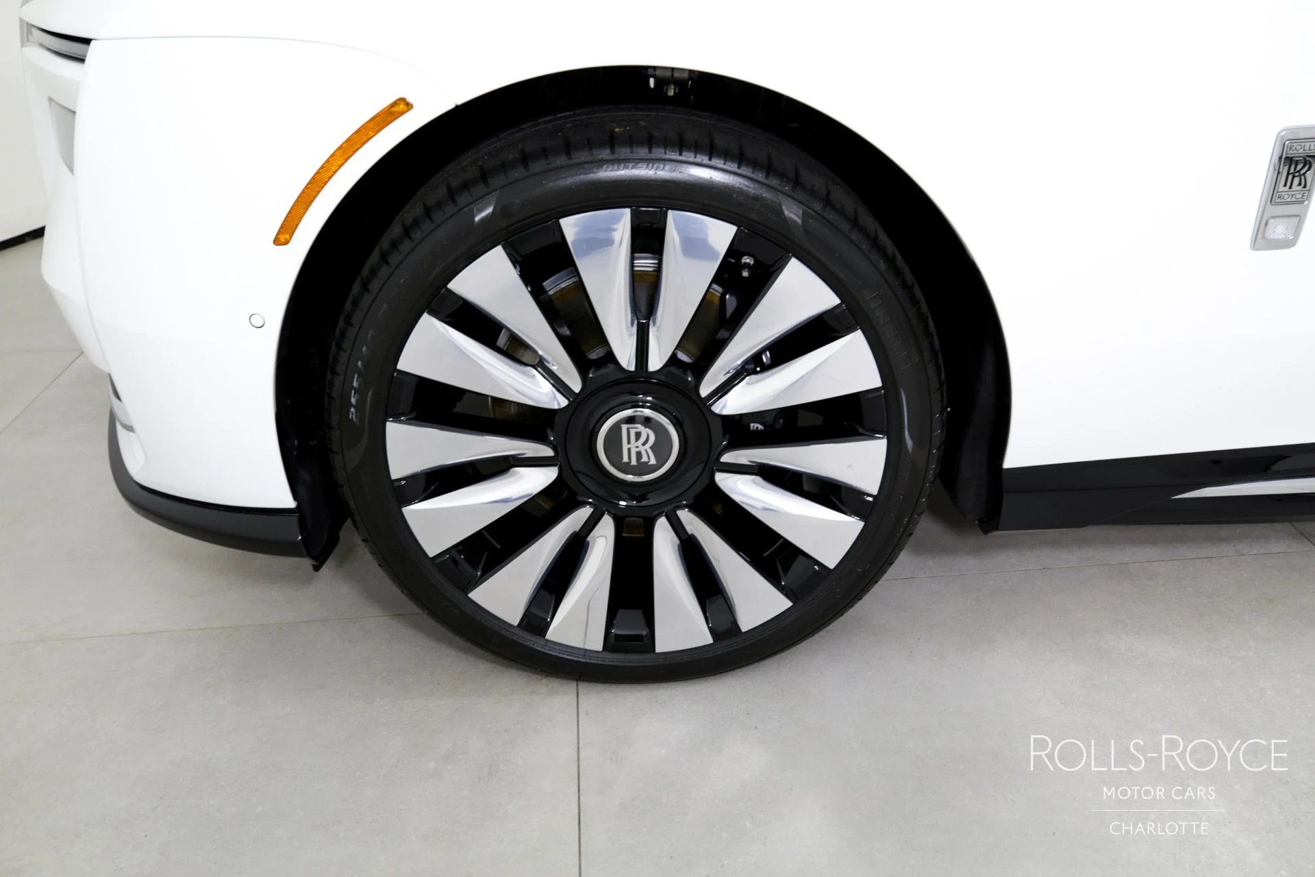 mph033_407312244_Used_2024_Rolls_Royce_Spectre_1722271602_6e99b13896