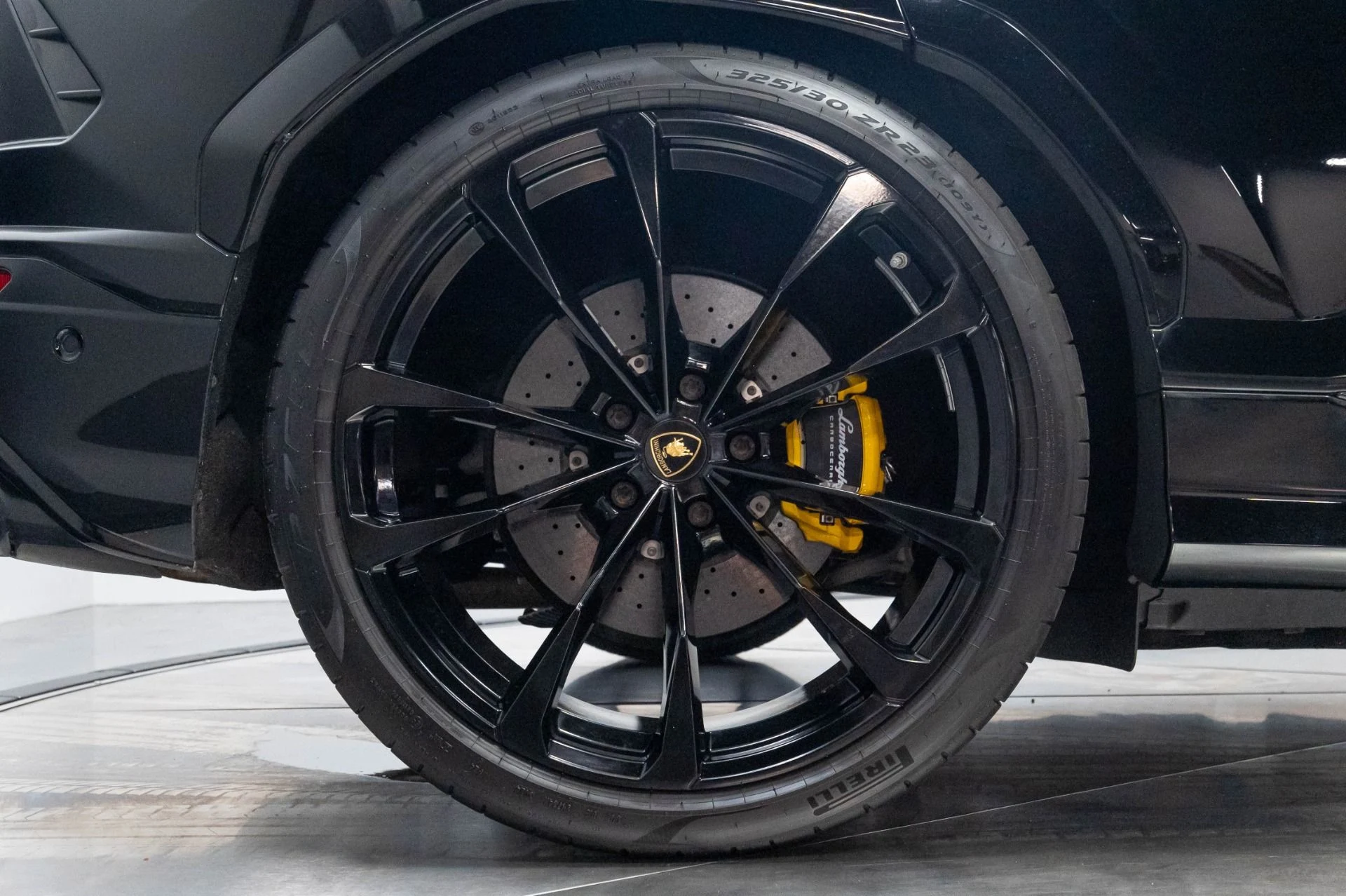 mph033_4073250867_Used_2019_Lamborghini_Urus_1786985122_0b9757a5ee