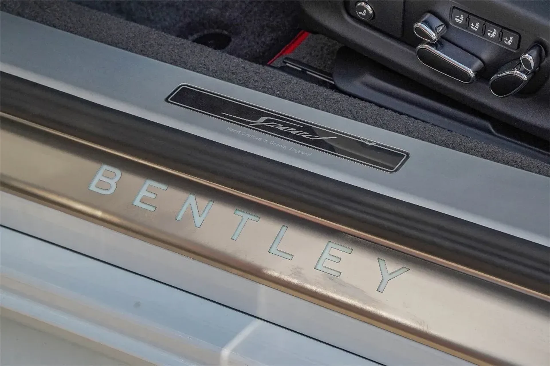 mph033_4076819584_0d8c4683eced46e5b9bf4ae90fb03f81_0d44eb3ad3