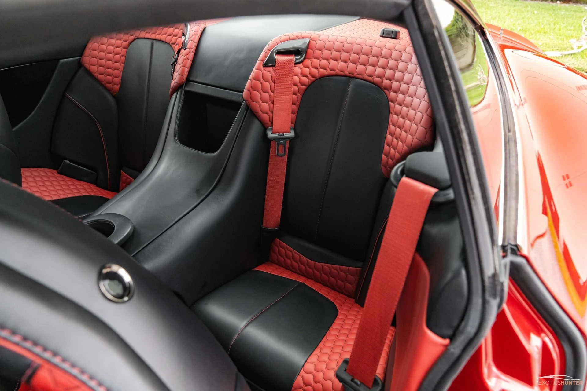 mph033_4079489093_Used_2015_Aston_Martin_Vanquish_Remarkable_325_K_MSRP_Special_AML_Color_Diavolo_Red_Carbon_Everything_1771284972_996fd9f6da