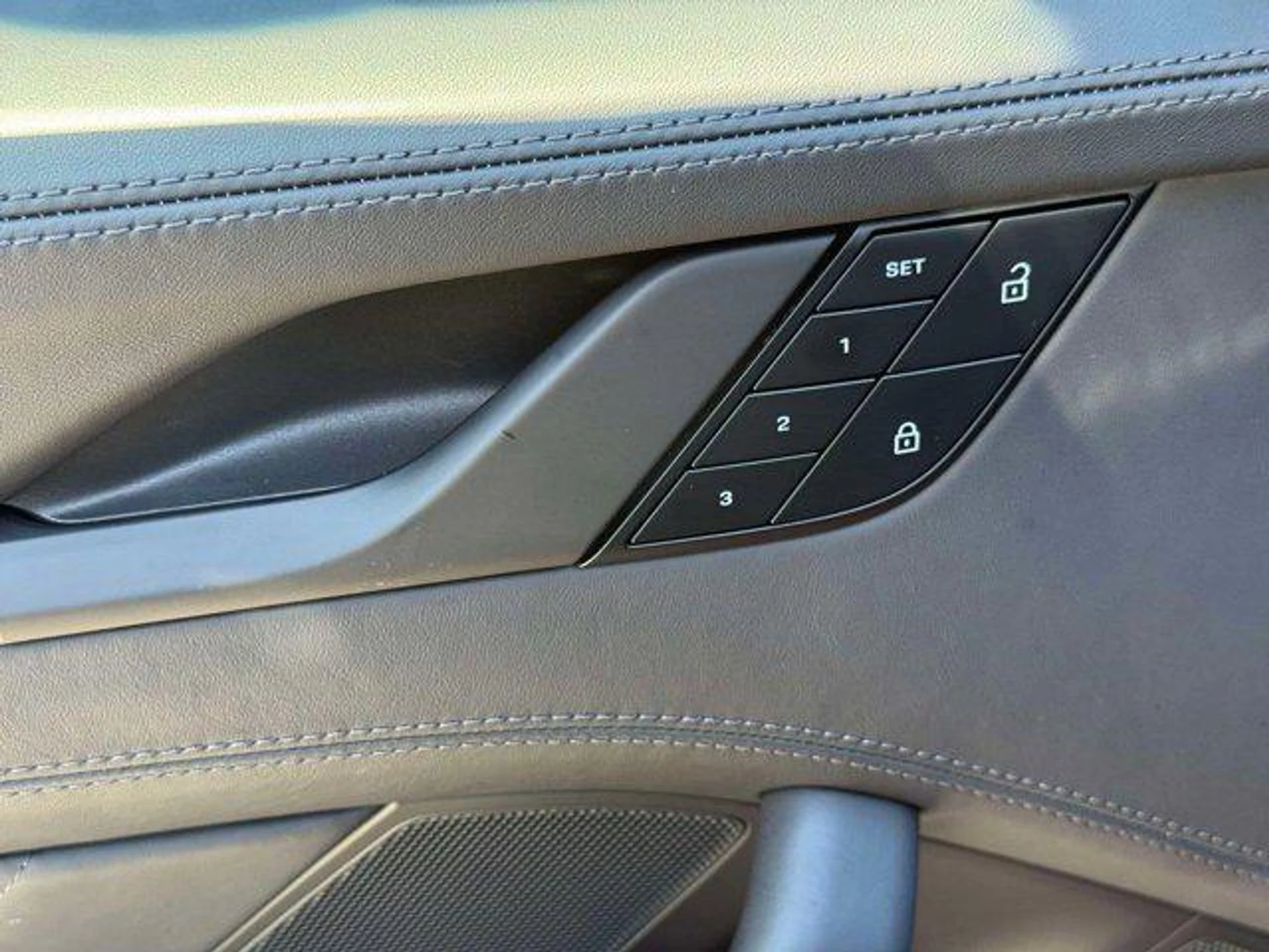 mph033_4084966361_gzlrltmo_Opb3_E4k_Zz_Wp_Im_Ggv_Dr_M_9979270929