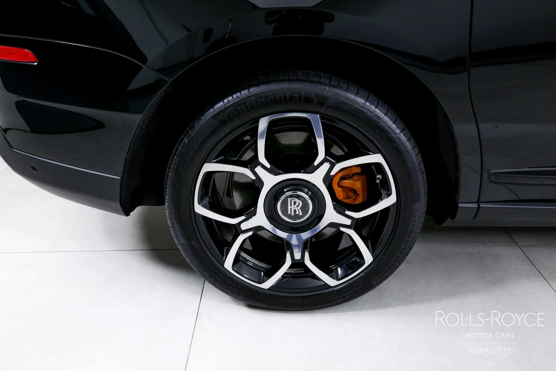 mph033_4090608573_Used_2023_Rolls_Royce_Black_Badge_Cullinan_1715880201_2d61081b68
