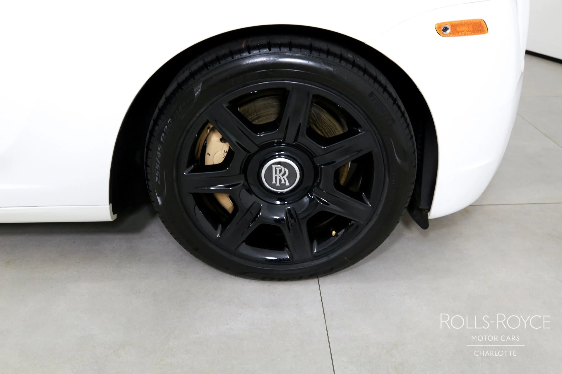 mph033_4100941486_Used_2014_Rolls_Royce_Ghost_1757714696_e162fccdb7