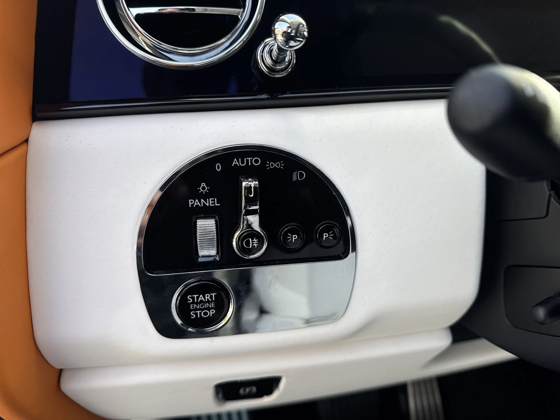 mph033_411099800_7c4dc7524be54dbe4413f8e61a494e1fx_dee2000929