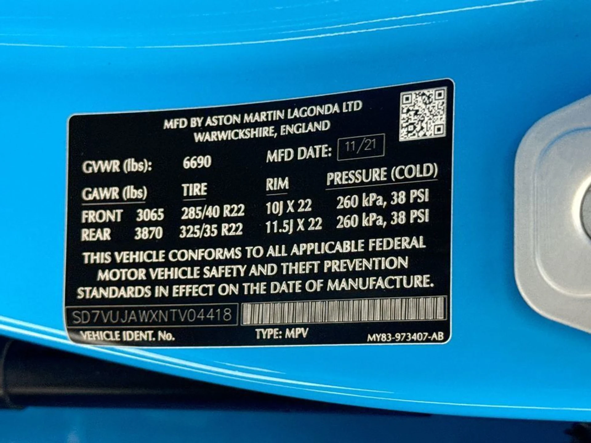 mph033_4121399935_used_2022_aston_martin_dbx_awd_8119_23003942_34_1024_43ccc0a479