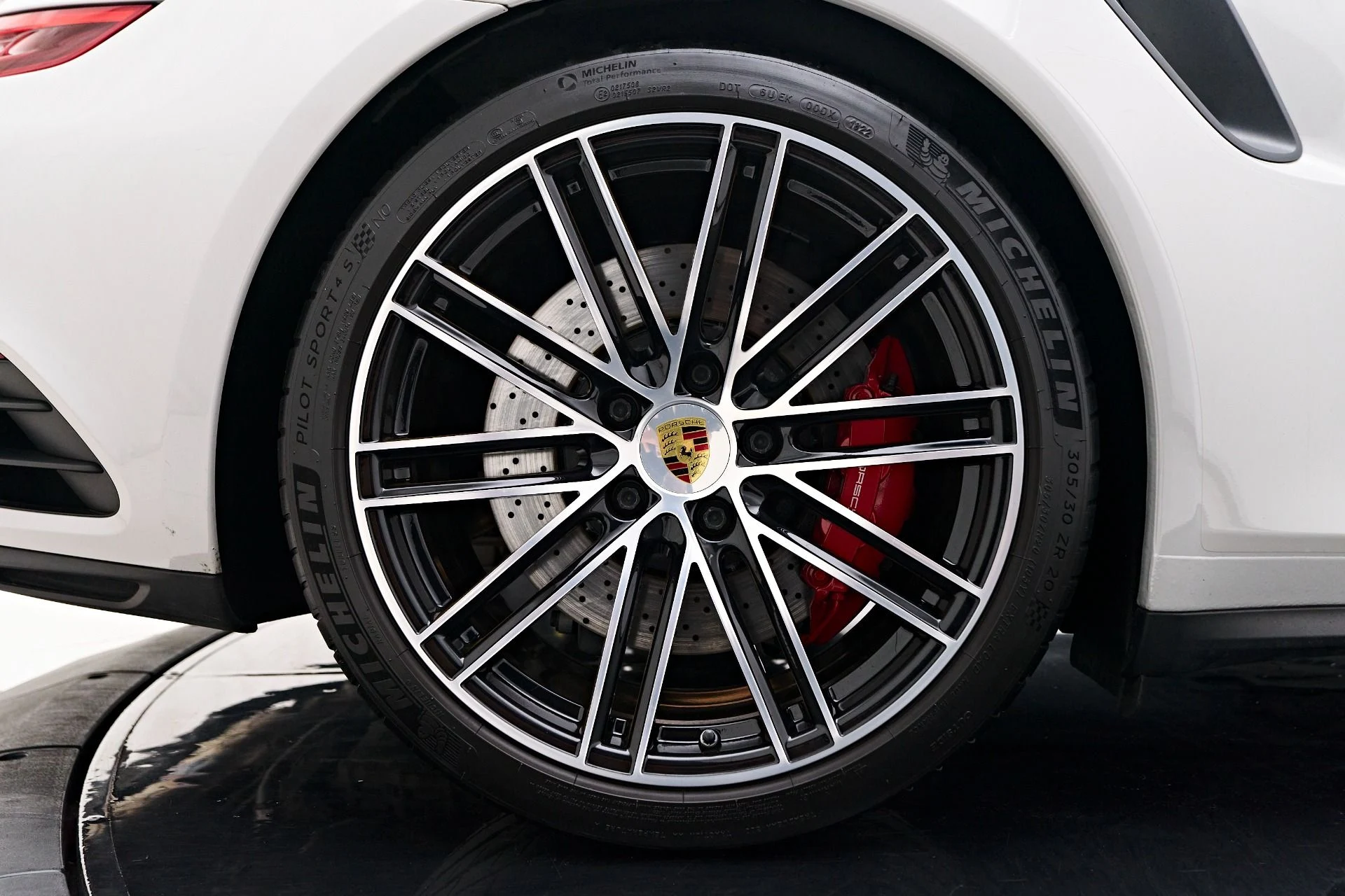 mph033_4122421137_Used_2019_Porsche_911_Turbo_1757547214_f24c95160d