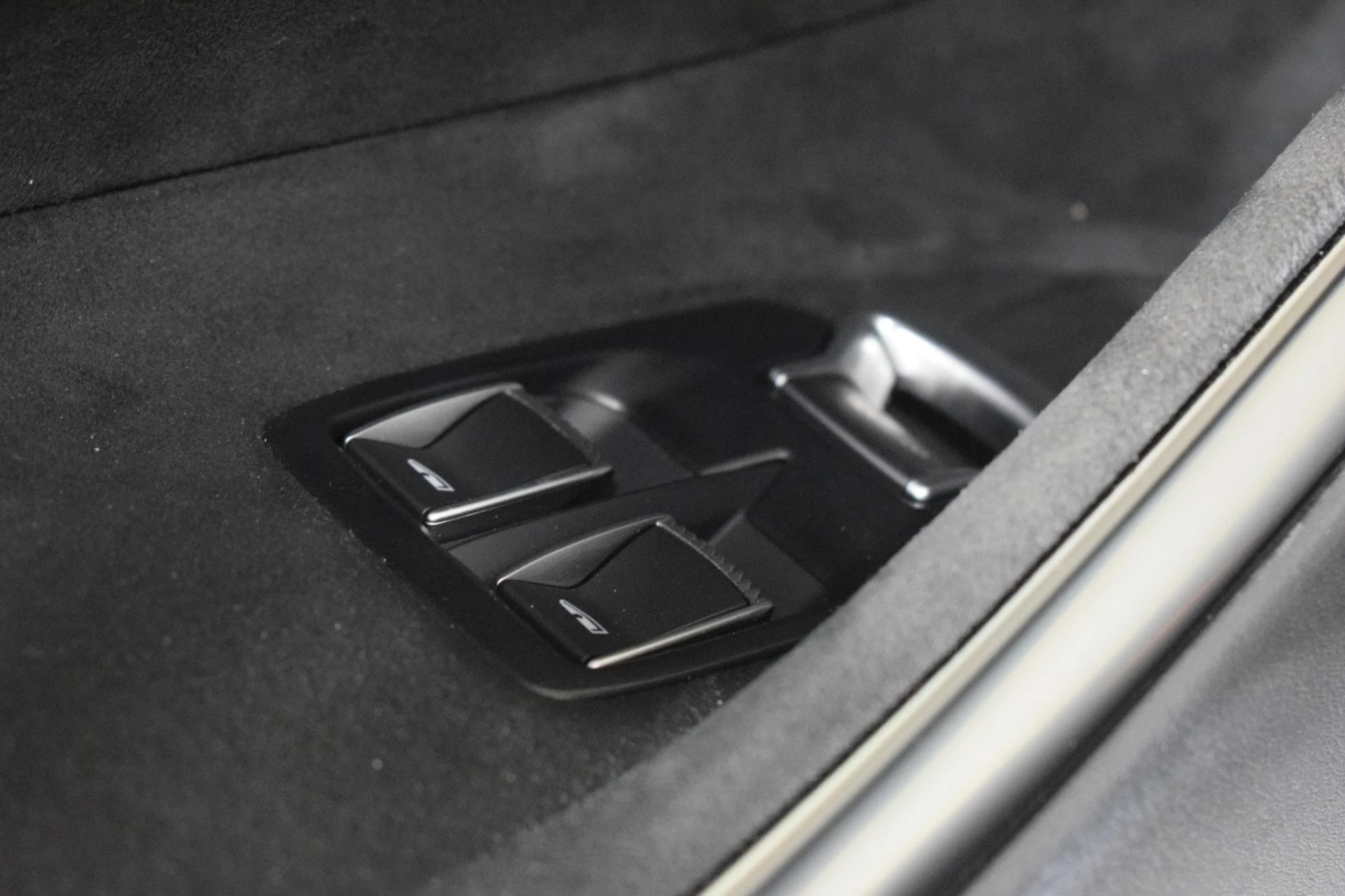 mph033_412308400_866e4b80c05ab3b0e1a677ce4997e784x_db0ff60490