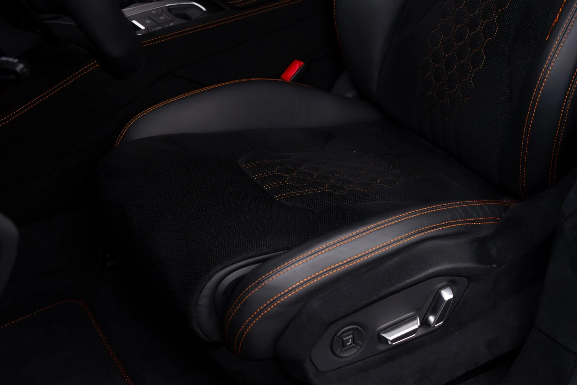 mph033_4127651284_Used_2023_Lamborghini_Urus_Performante_1764644913_1442cf03ec