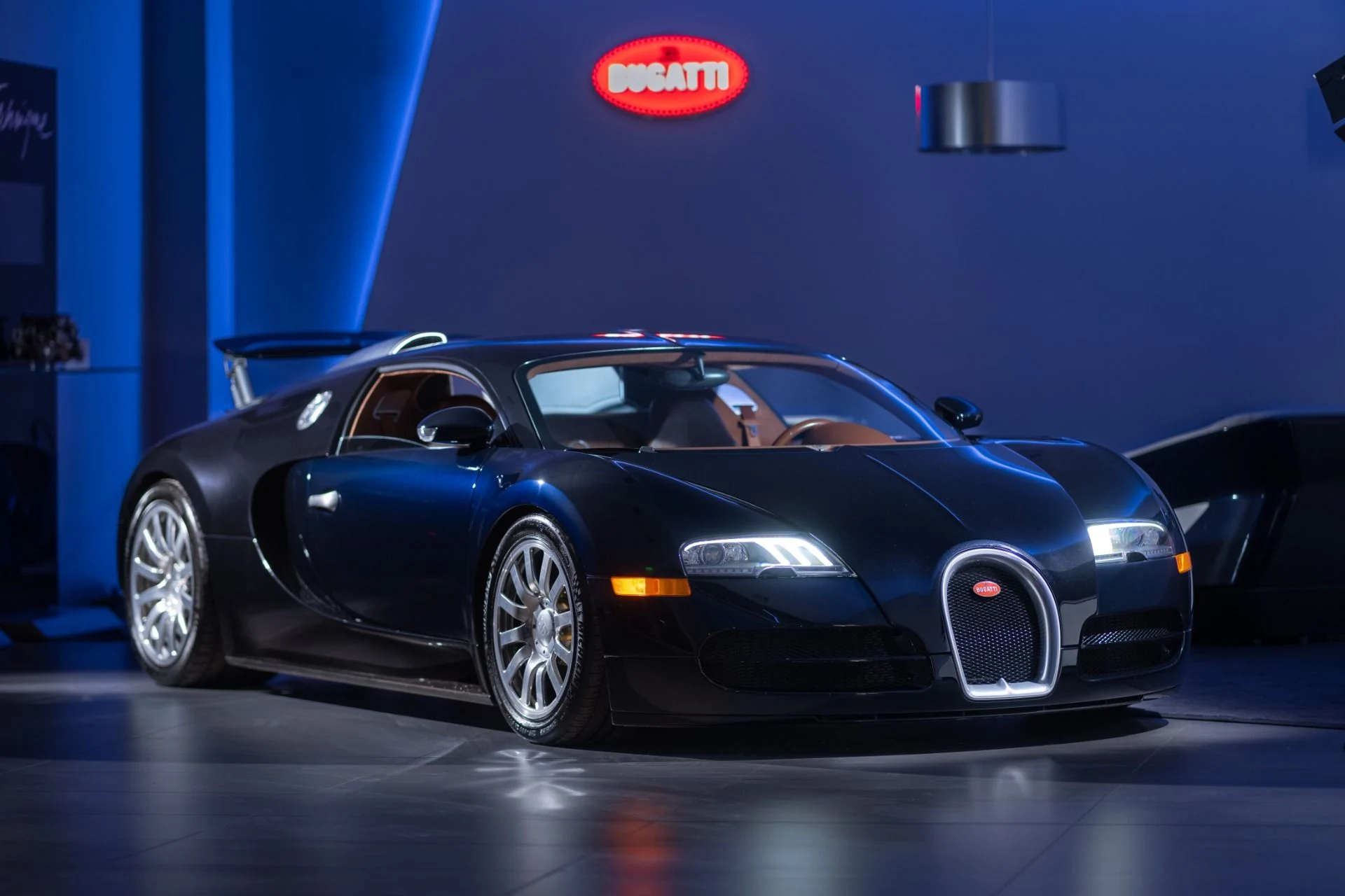 mph033_413396631_Used_2006_Bugatti_Veyron_164_07b4464395