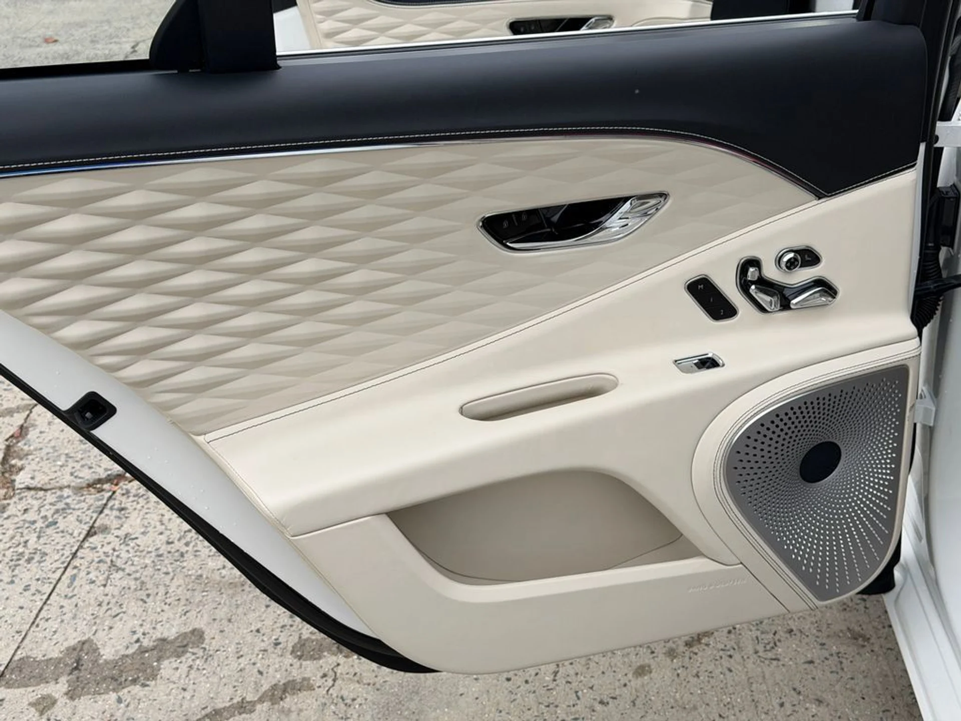 mph033_4134882983_bb45167b5bca47008ecb0317461de3ec_0dab3f333c