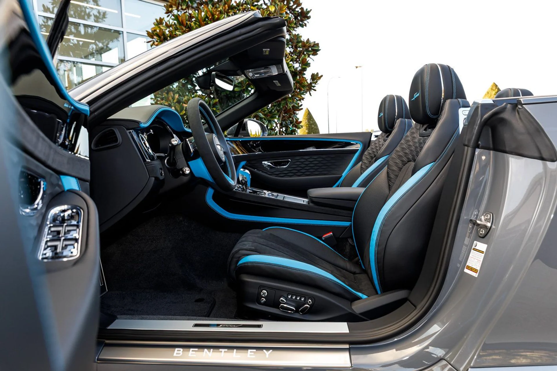 mph033_4137518852_cf613b4a2051ce472c60f0f52a77c911x_0d4b685eb0