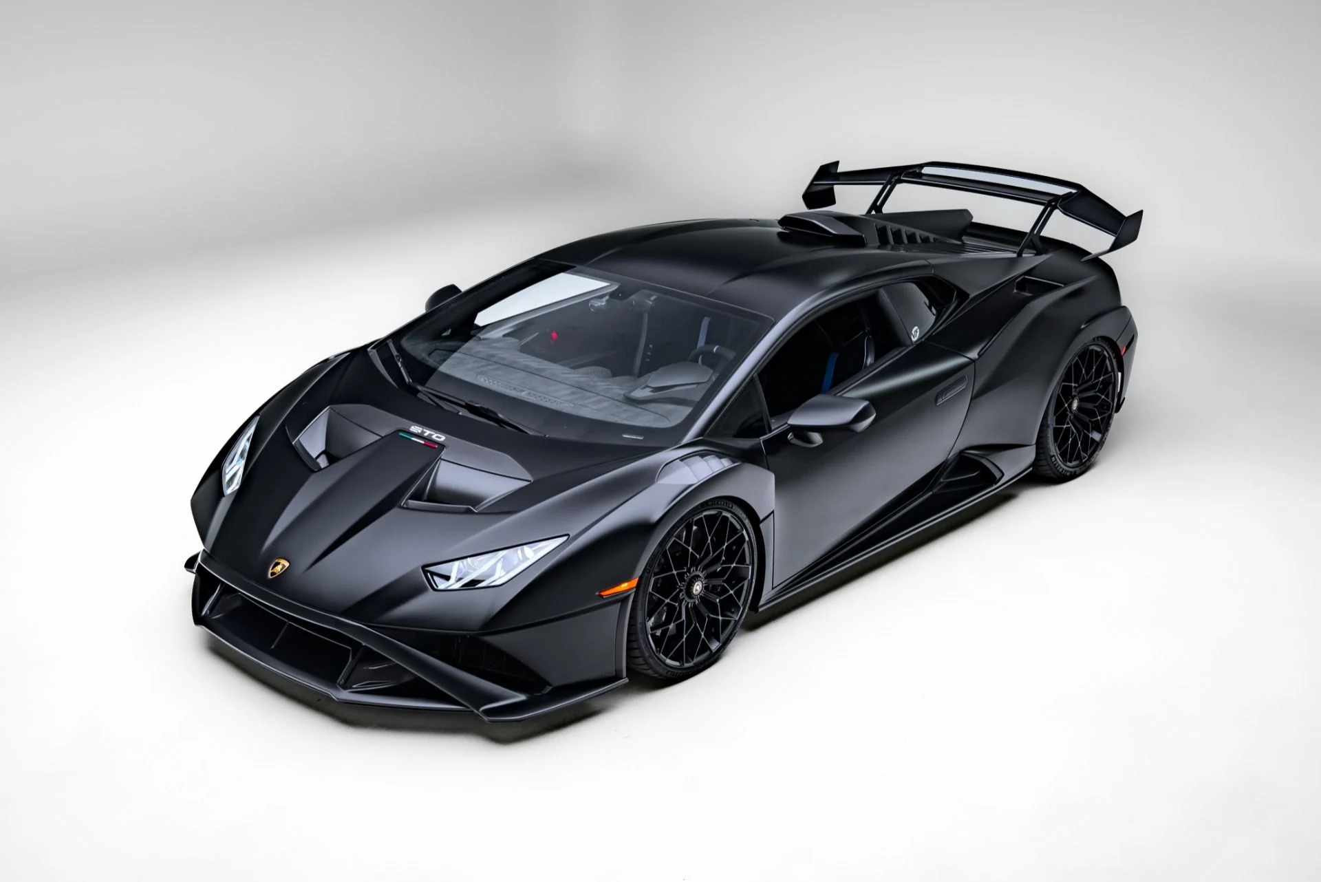 mph033_4139288695_Used_2022_Lamborghini_Huracan_STO_1771969691_5dea3fb0be