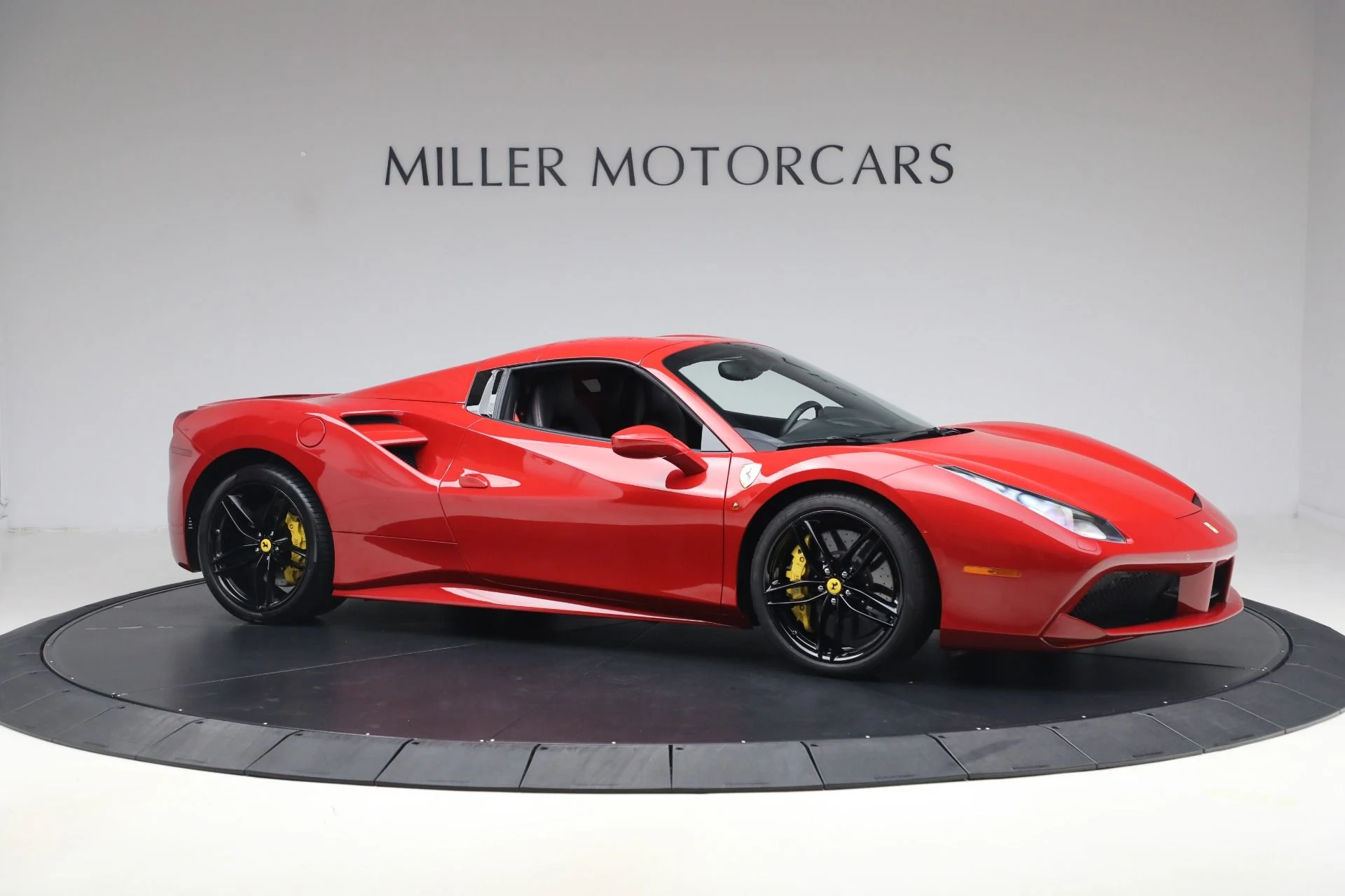 mph033_4142835338_Used_2019_Ferrari_488_Spider_1792598381_db605d6a6f