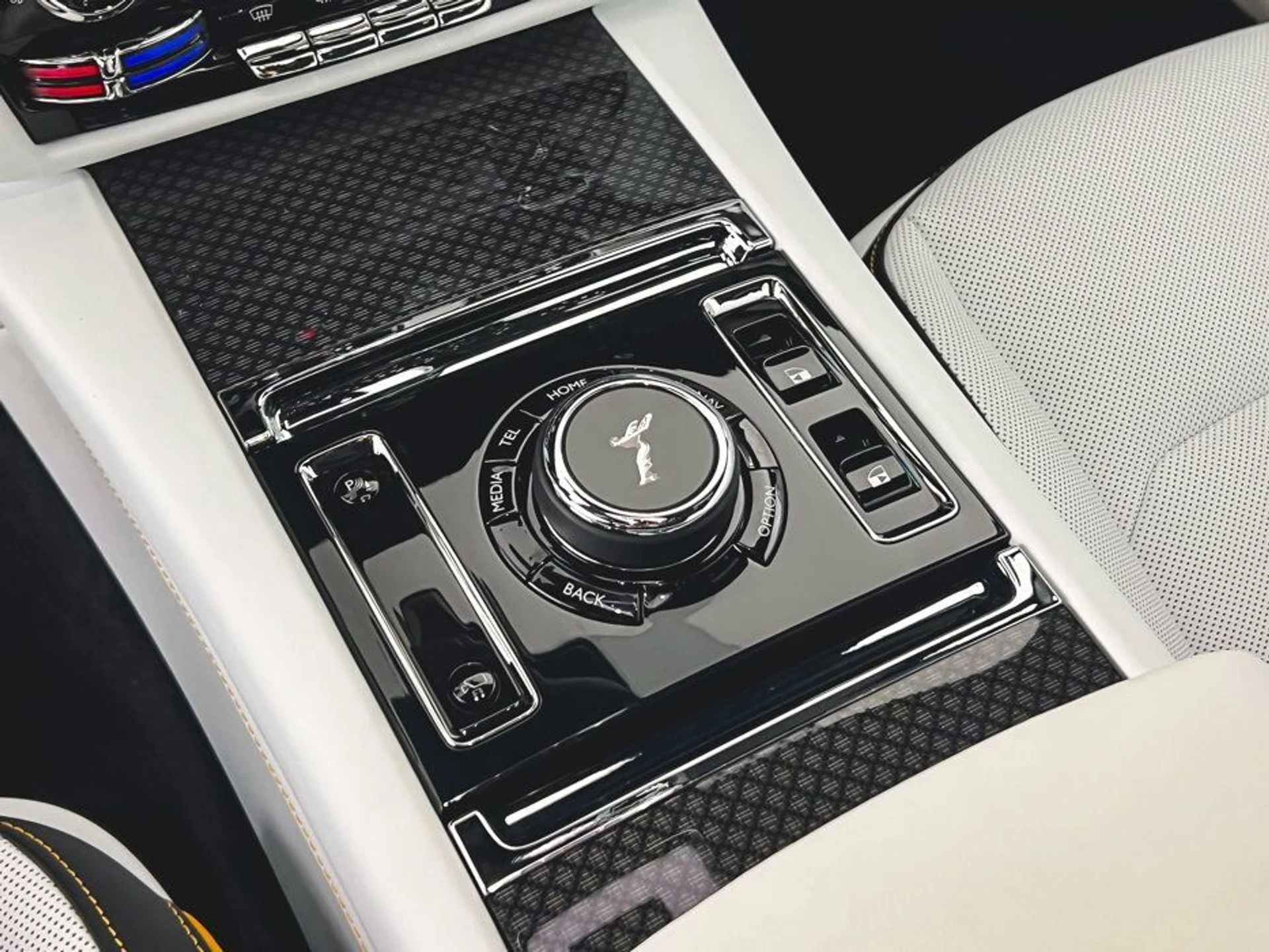 mph033_4146860038_4b7129e00dec1ed10d4a932911c4222dx_82dea43297