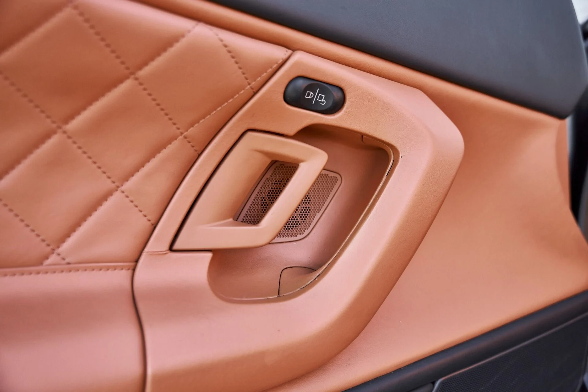 mph033_4152066984_Used_2013_Lamborghini_Gallardo_LP_550_2_1769827011_ba434e3f21