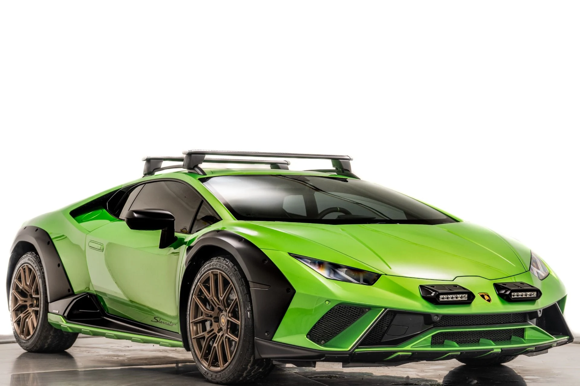 mph033_4153974269_Used_2024_Lamborghini_Huracan_Sterrato_1762382893_5caaf85991