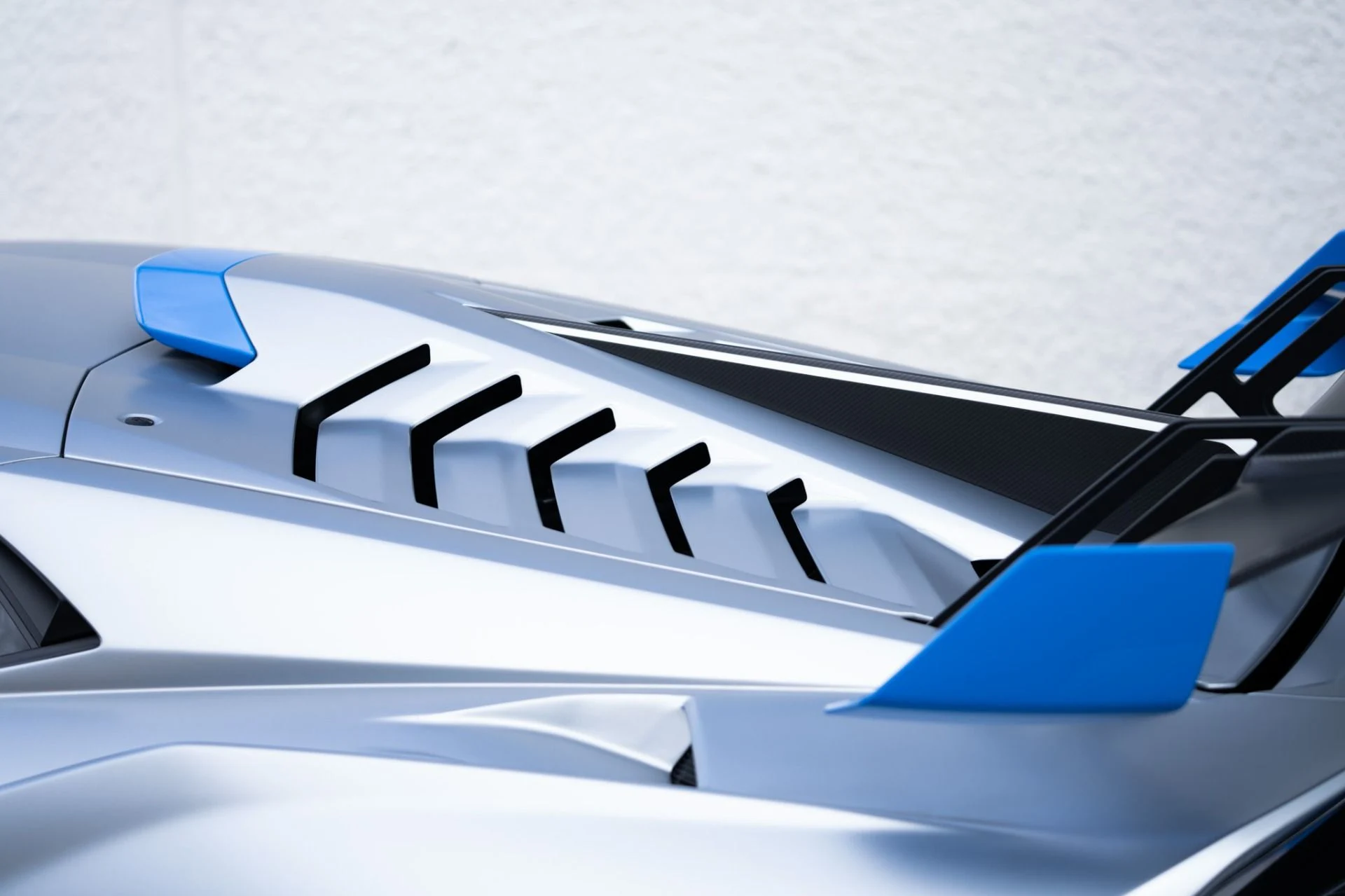 mph033_4170663246_Used_2023_Lamborghini_Huracan_STO_1768246736_8dcab623af