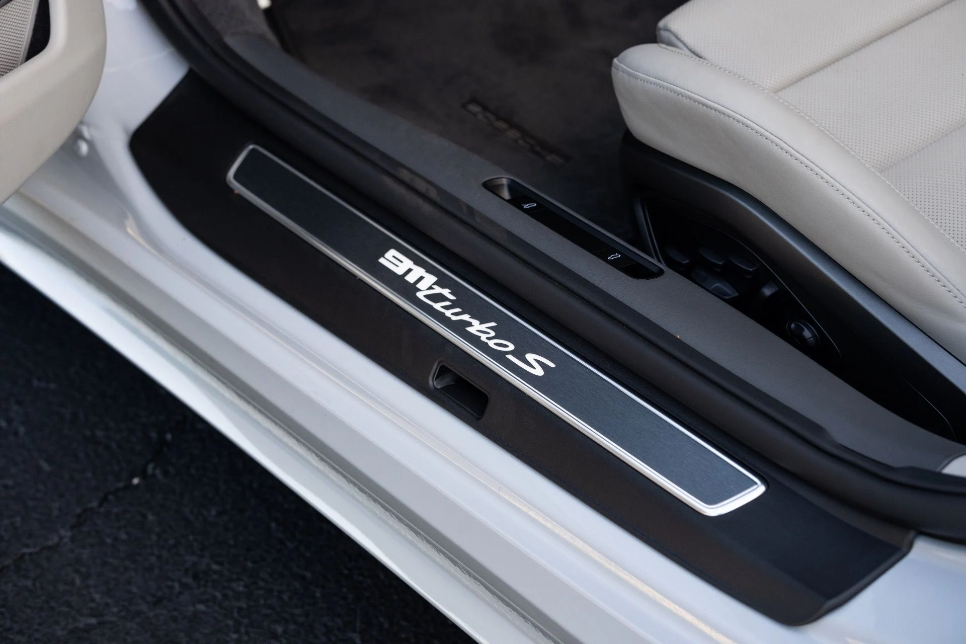 mph033_4201854832_Used_2025_Porsche_911_Cabriolet_Turbo_S_1769622703_08282de61e