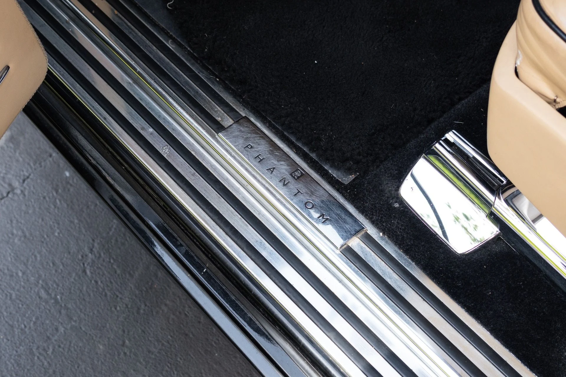mph033_4203624933_Used_2015_Rolls_Royce_Phantom_1779983365_f769504bb5