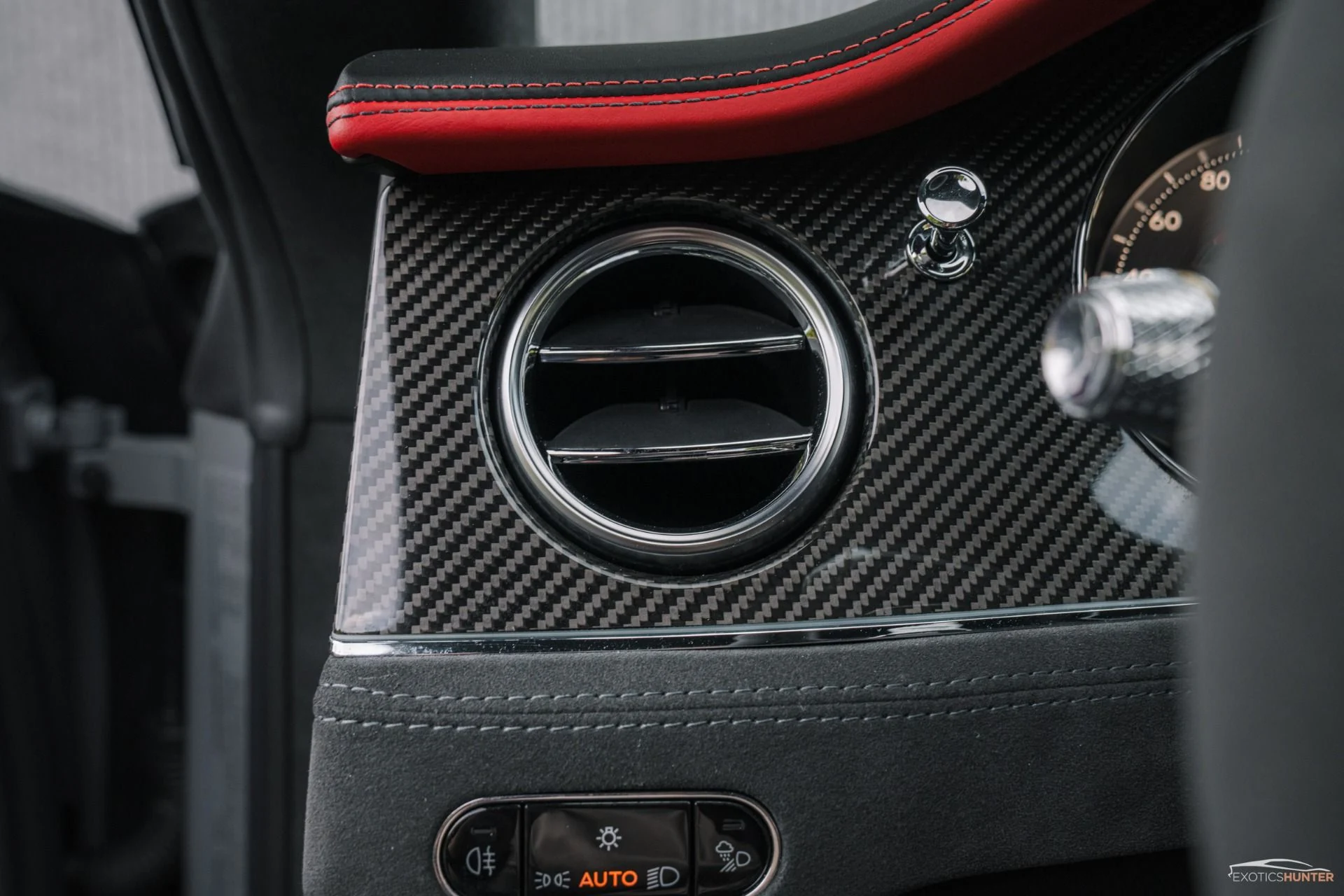 mph033_4214441821_Used_2022_Bentley_Continental_GT_Speed_in_Camrian_Grey_w_Factory_Carbon_Kit_Rotating_Display_1762295522_b3e8b16ca4