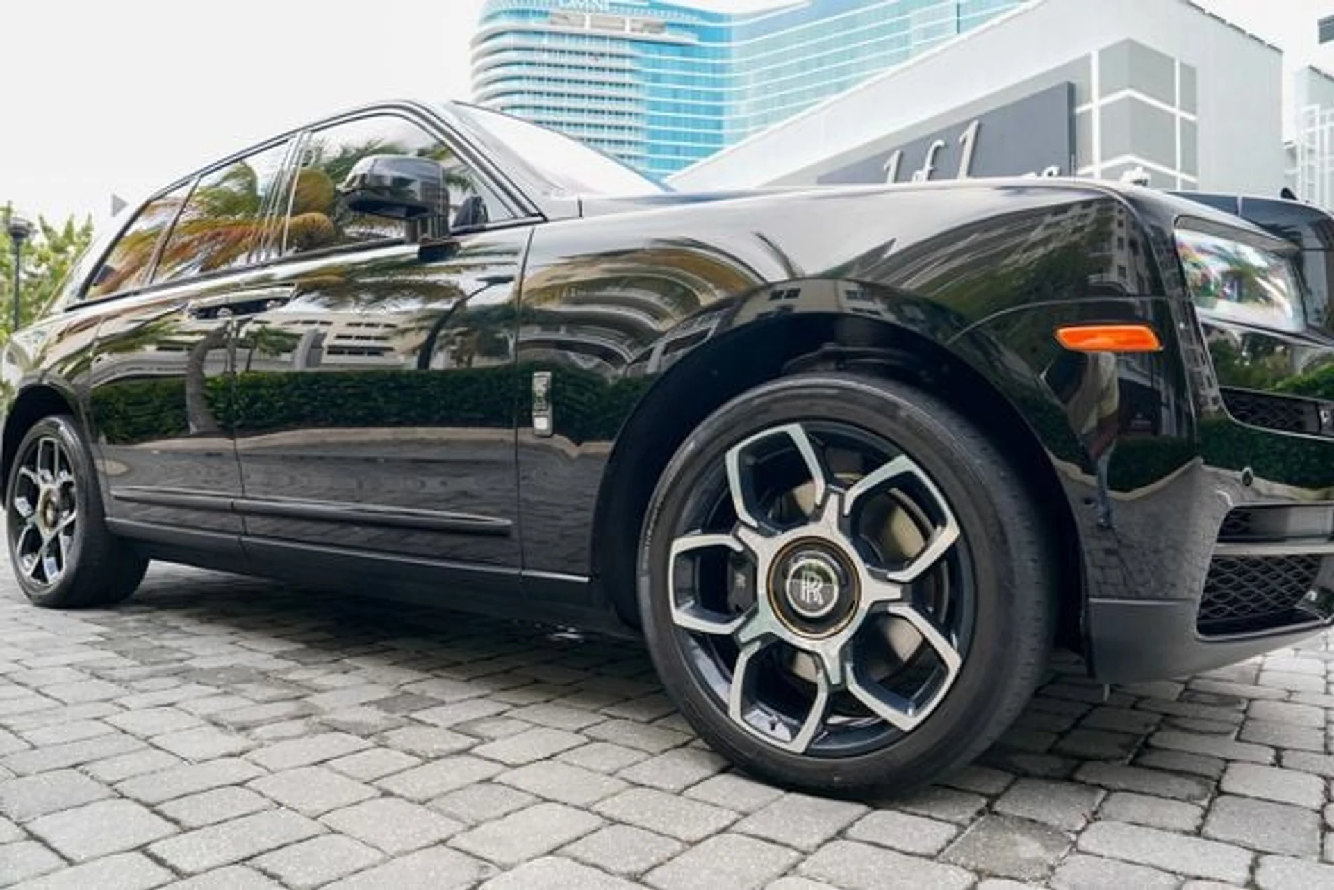 mph033_4215170831_22971405_34_4cf2129399