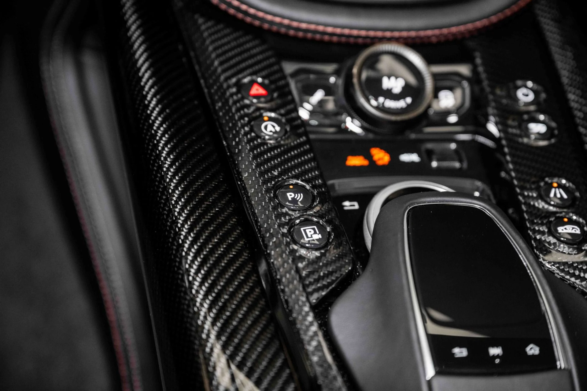 mph033_4215390582_Used_2023_Aston_Martin_DBX_707_1729954912_abcf4951e8