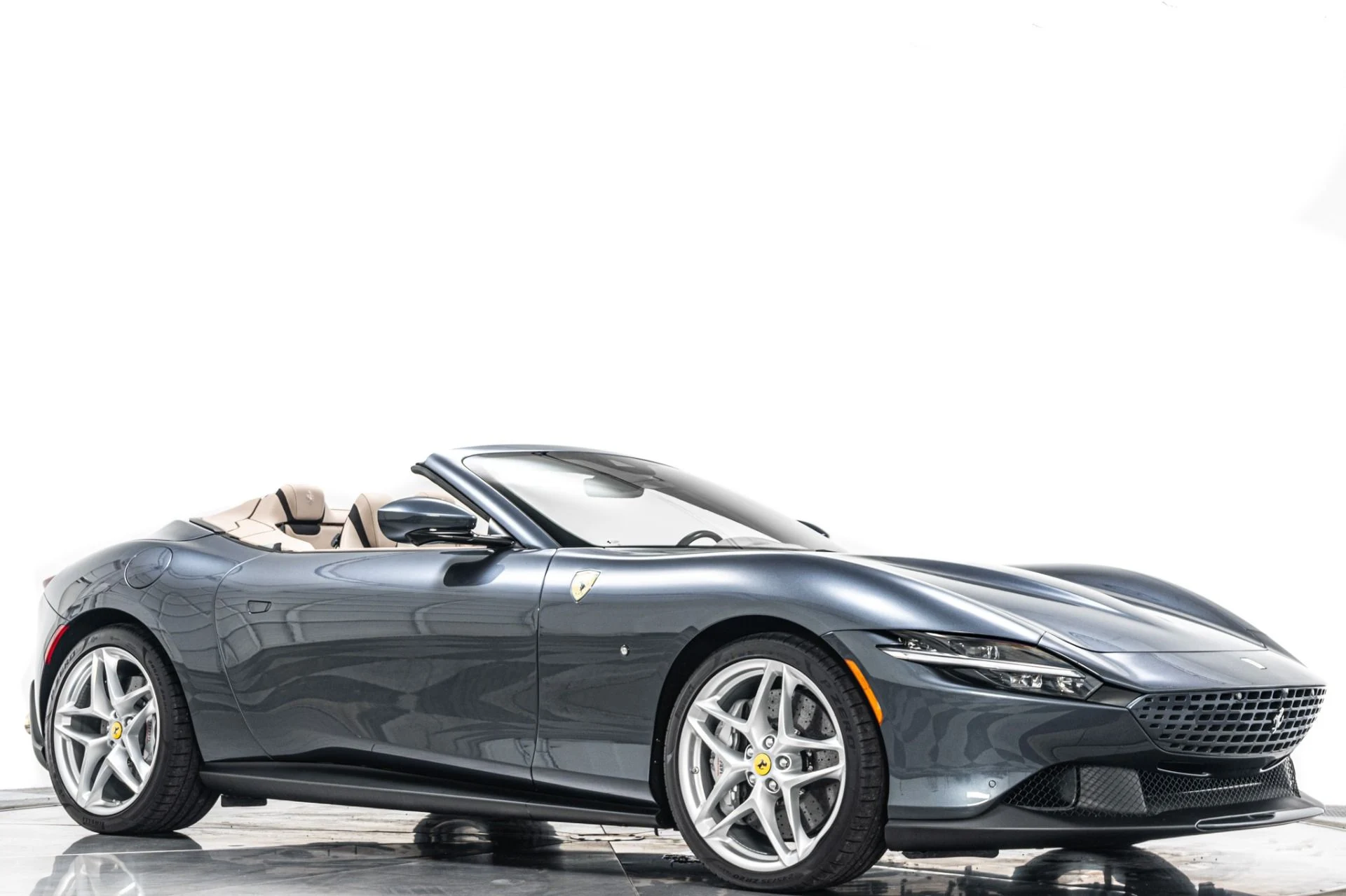 mph033_4217504158_Used_2025_Ferrari_Roma_Spider_As_New_Magneride_Suspension_Loaded_with_Tech_Options_1783606945_b3924c556c