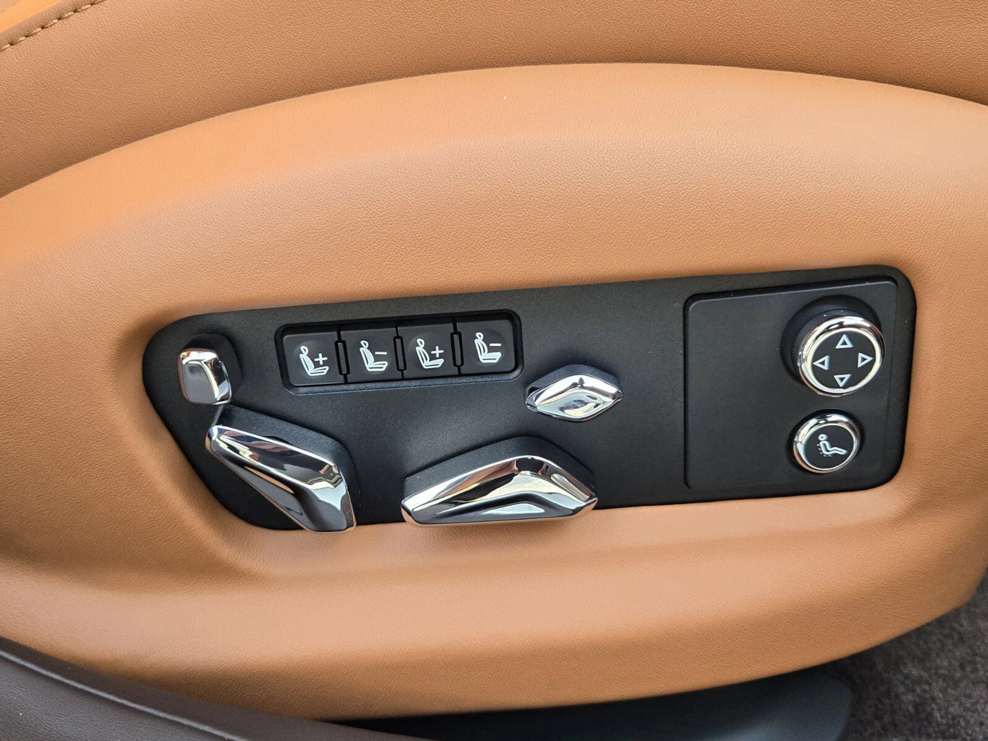 mph033_4219377331_9212ef37f87a88ce70a4d589123cbd86x_c5b54e9972