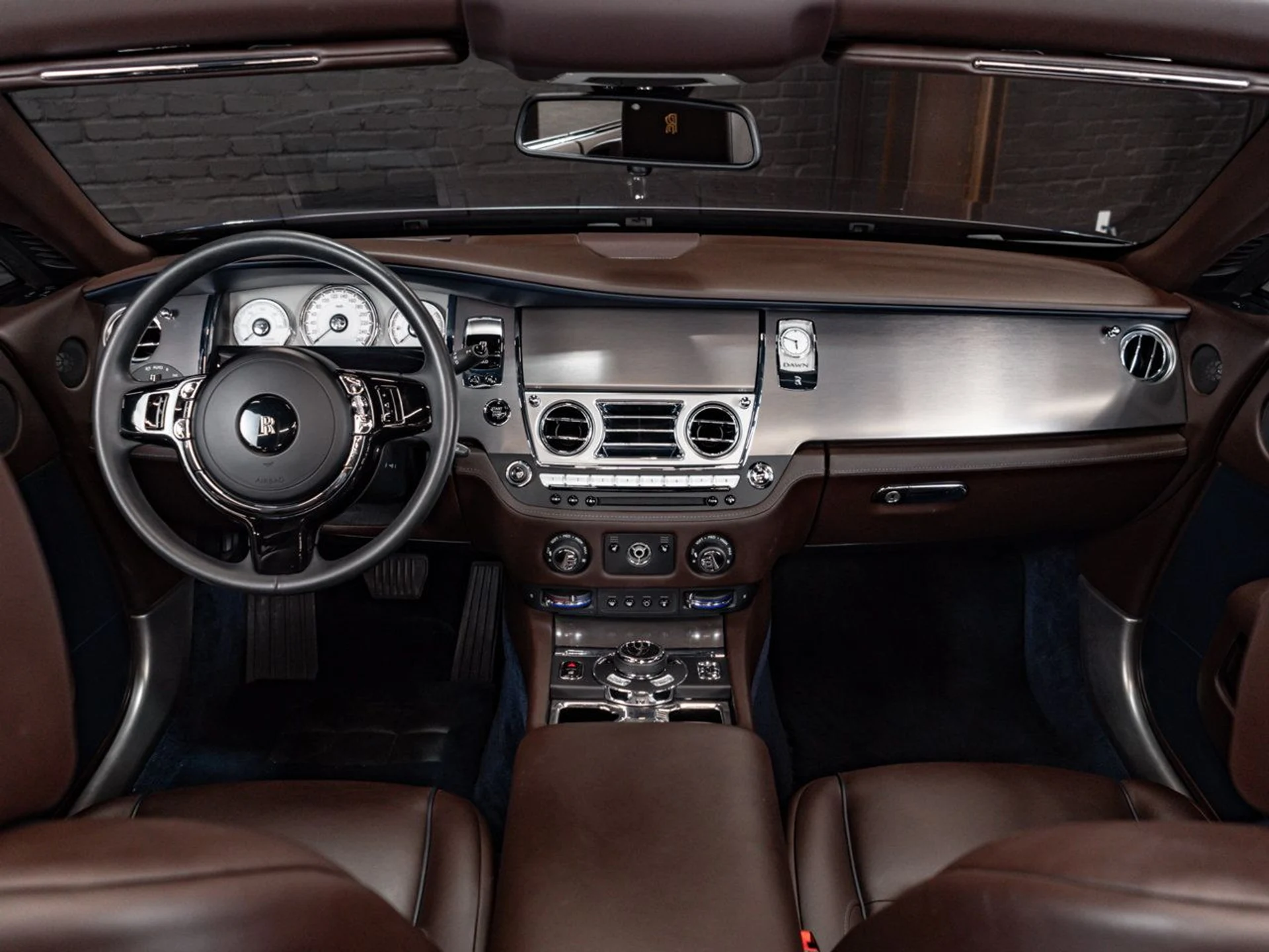 mph033_4231676188_rolls_royce_dawn_2016_6d402bc4b8