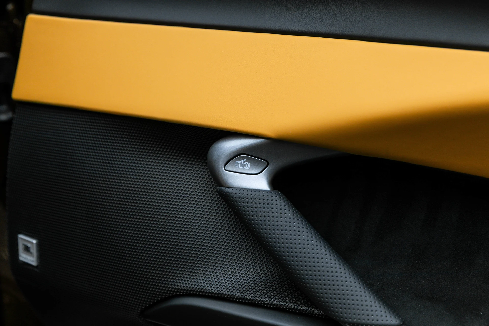 mph033_4233966533_32afb734295543c6b462b985a61c945f_999bb94704