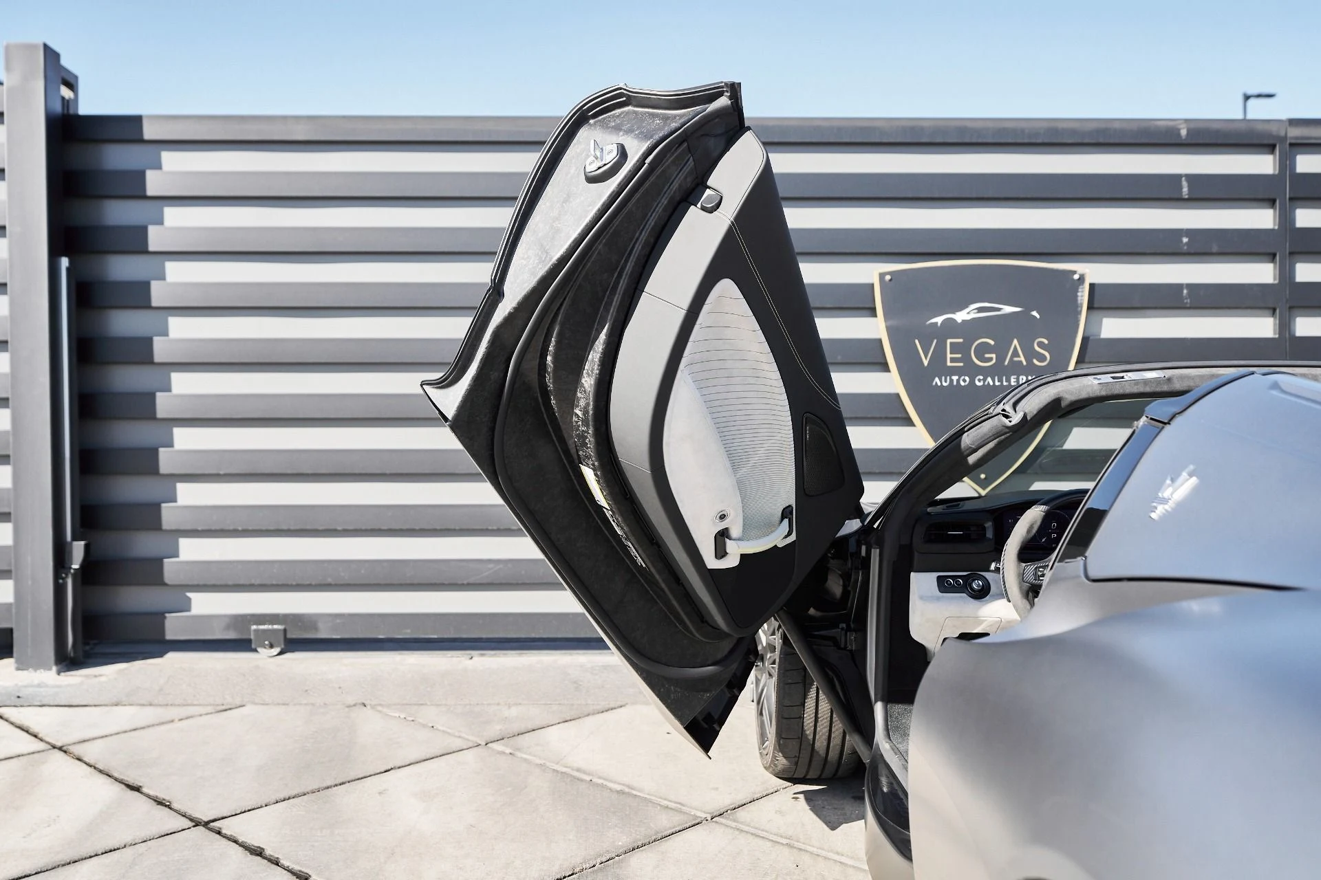 mph033_424856840_Used_2023_Maserati_MC_20_Cielo_1761946902_44806085ef