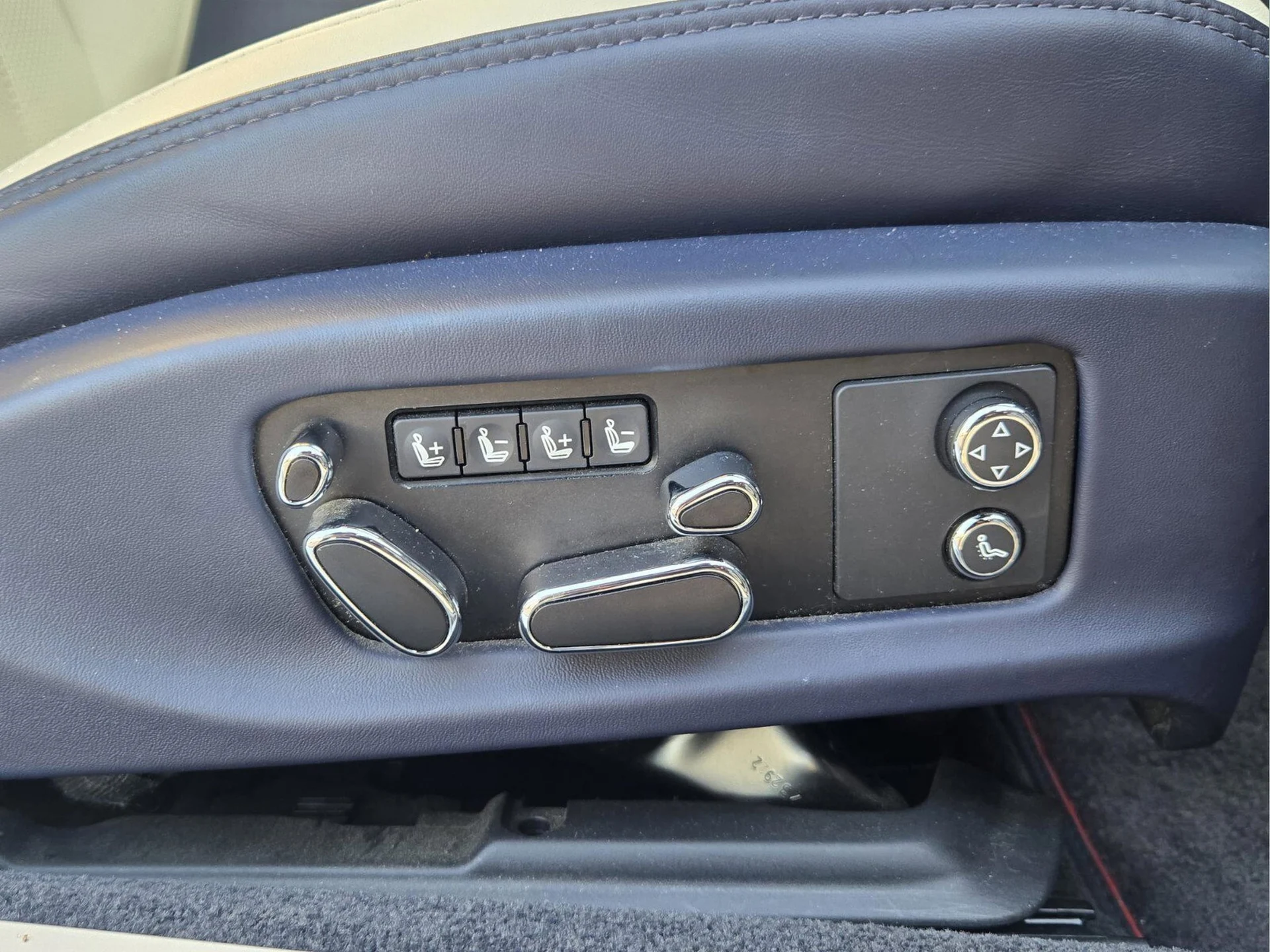 mph033_4251299249_1d4e350cf0d46a201bf43b83d4134428x_65c09dcf2b