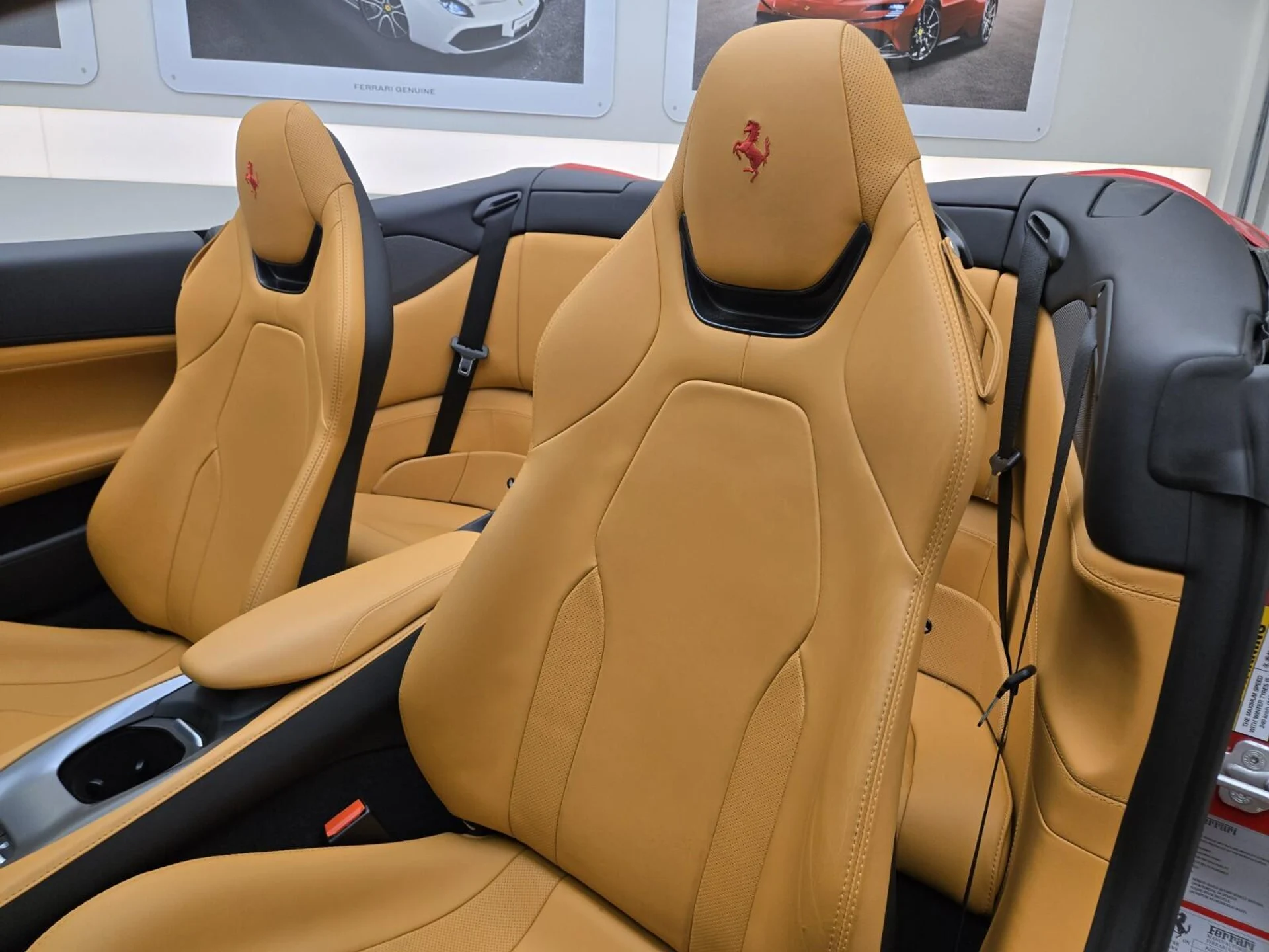 mph033_4255505555_Used_2019_Ferrari_Portofino_1753251683_2bbb3e65ea