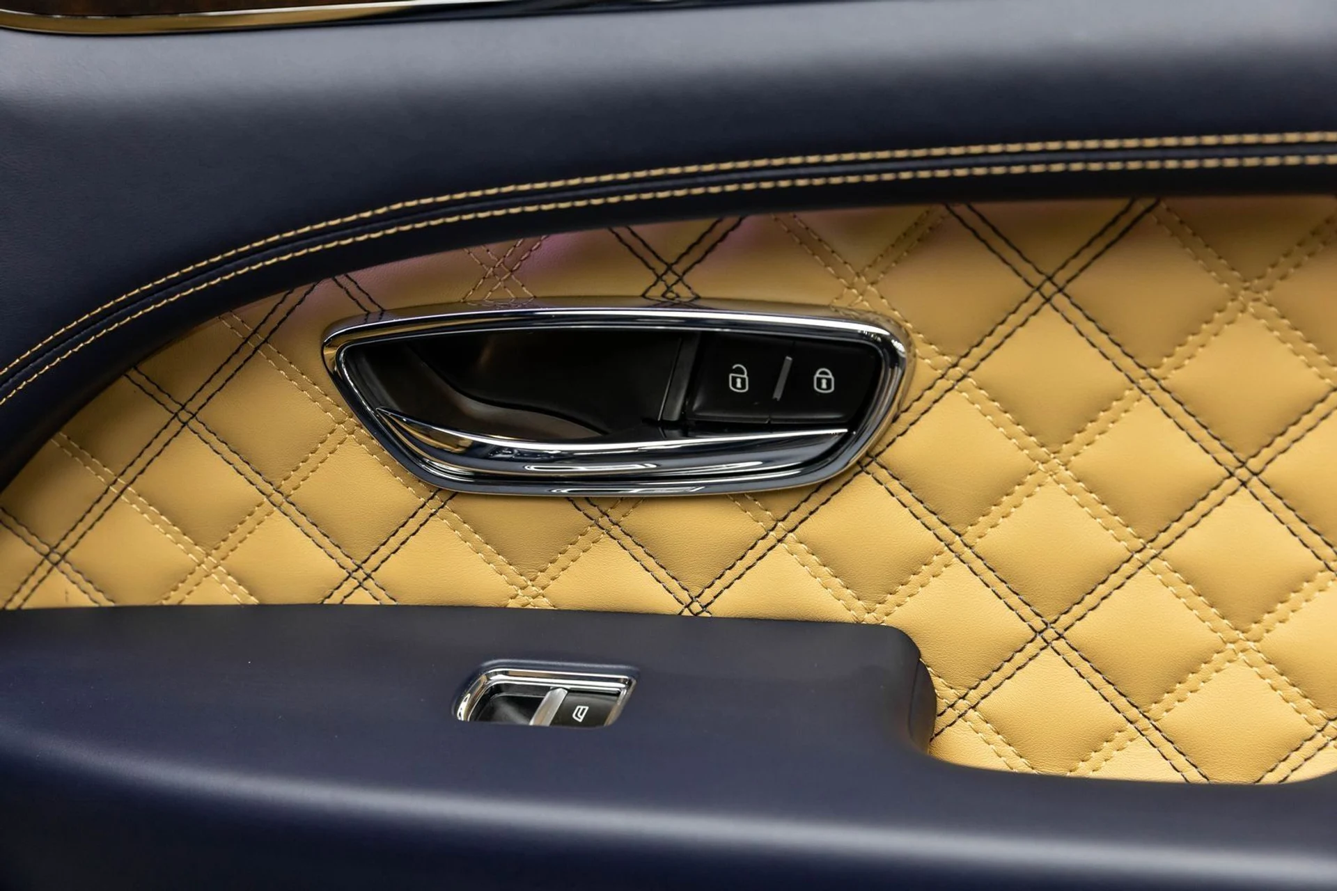 mph033_4269161321_34_f72116ae3f