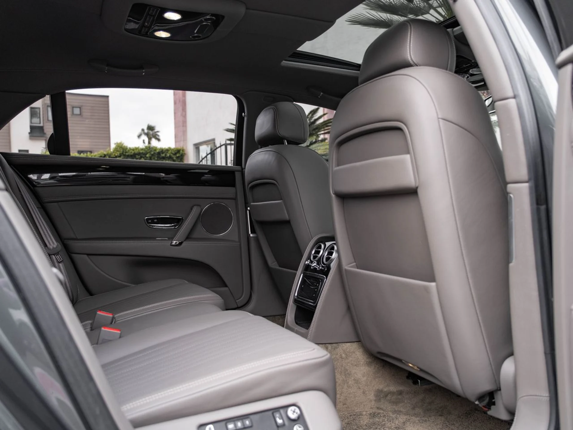 mph033_4277591128_ef1efebfe6d8468943cb4529031997cfx_b43edfd013